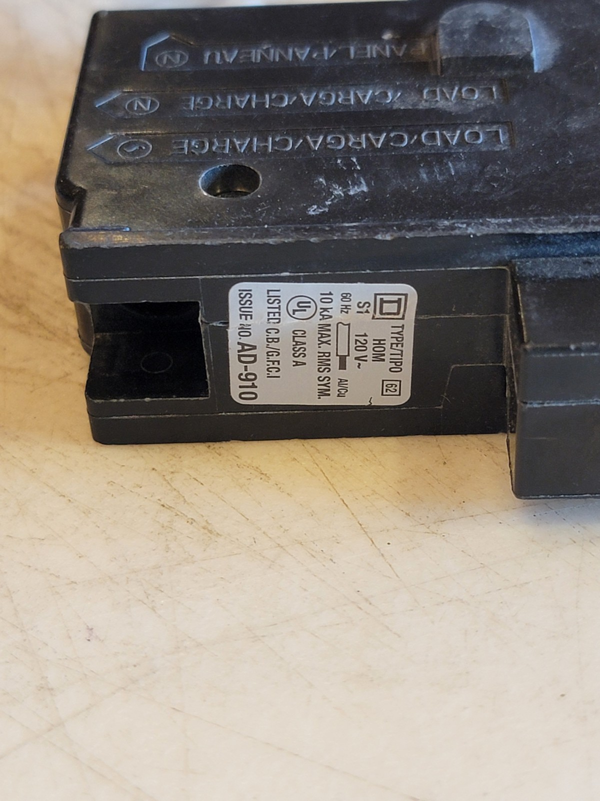 SQUARE D GFCI HOM CIRCUIT BREAKER HOM120GFI 15AMP 120VOLT 1POLE. No Box