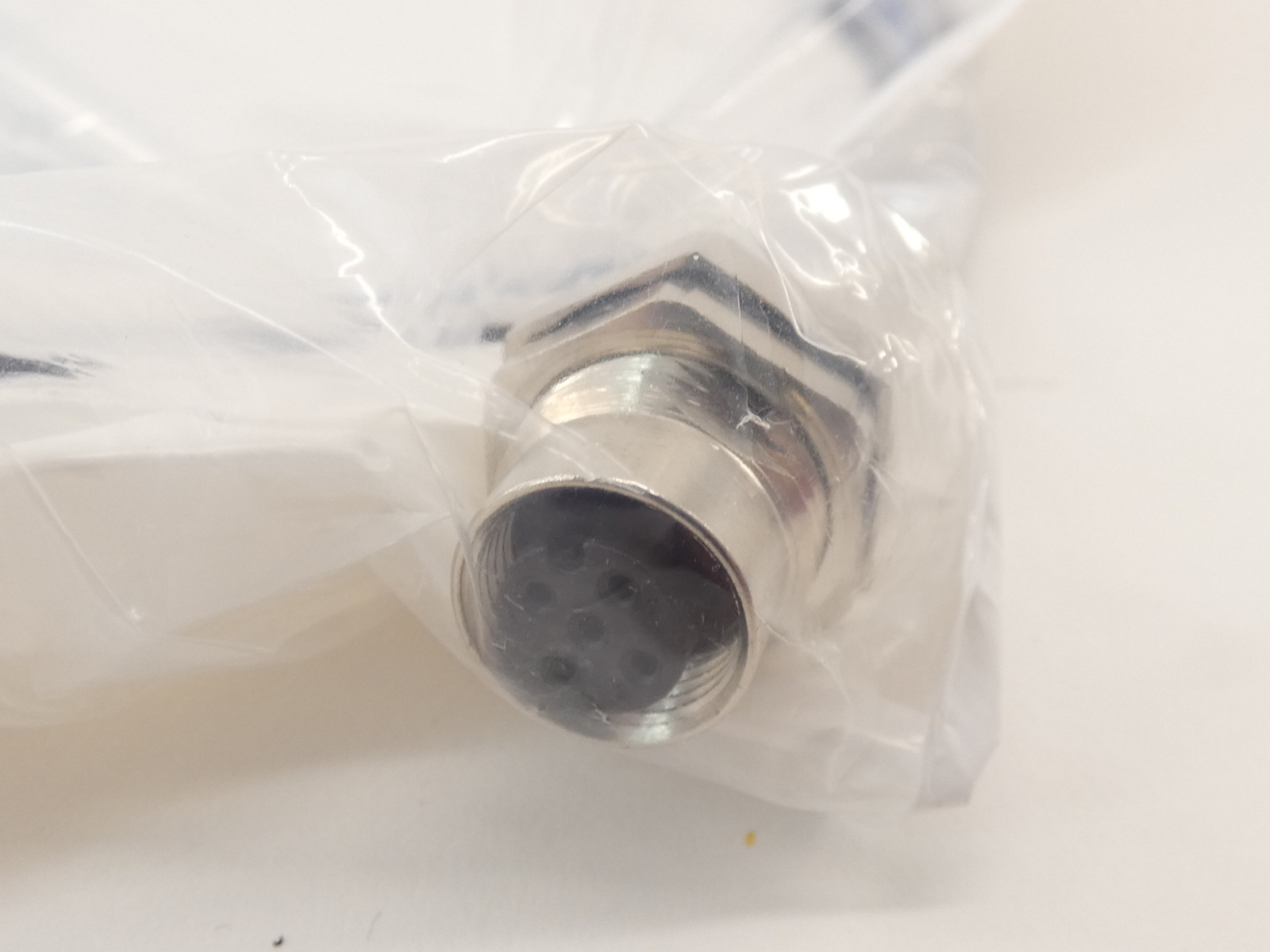 Mencom MDC-4FR-BM-1M Female Receptacle 4P – NEW Surplus!