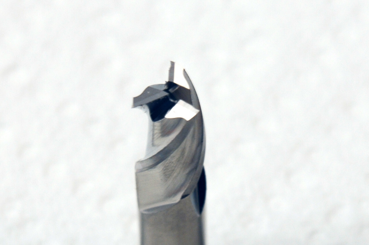 3/8 X 3/8 X 3/4 X 2-9/16 HSS 3 FLUTE CC RHC END MILL -REGAL-(A-1-6-5-2)