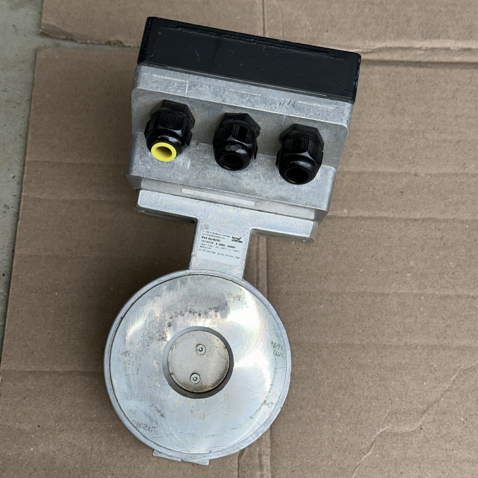 KROM SCHRODER IC 40 TA2R10 120vac 15VA #74105762 & BVA 65/40Z05 Actuator