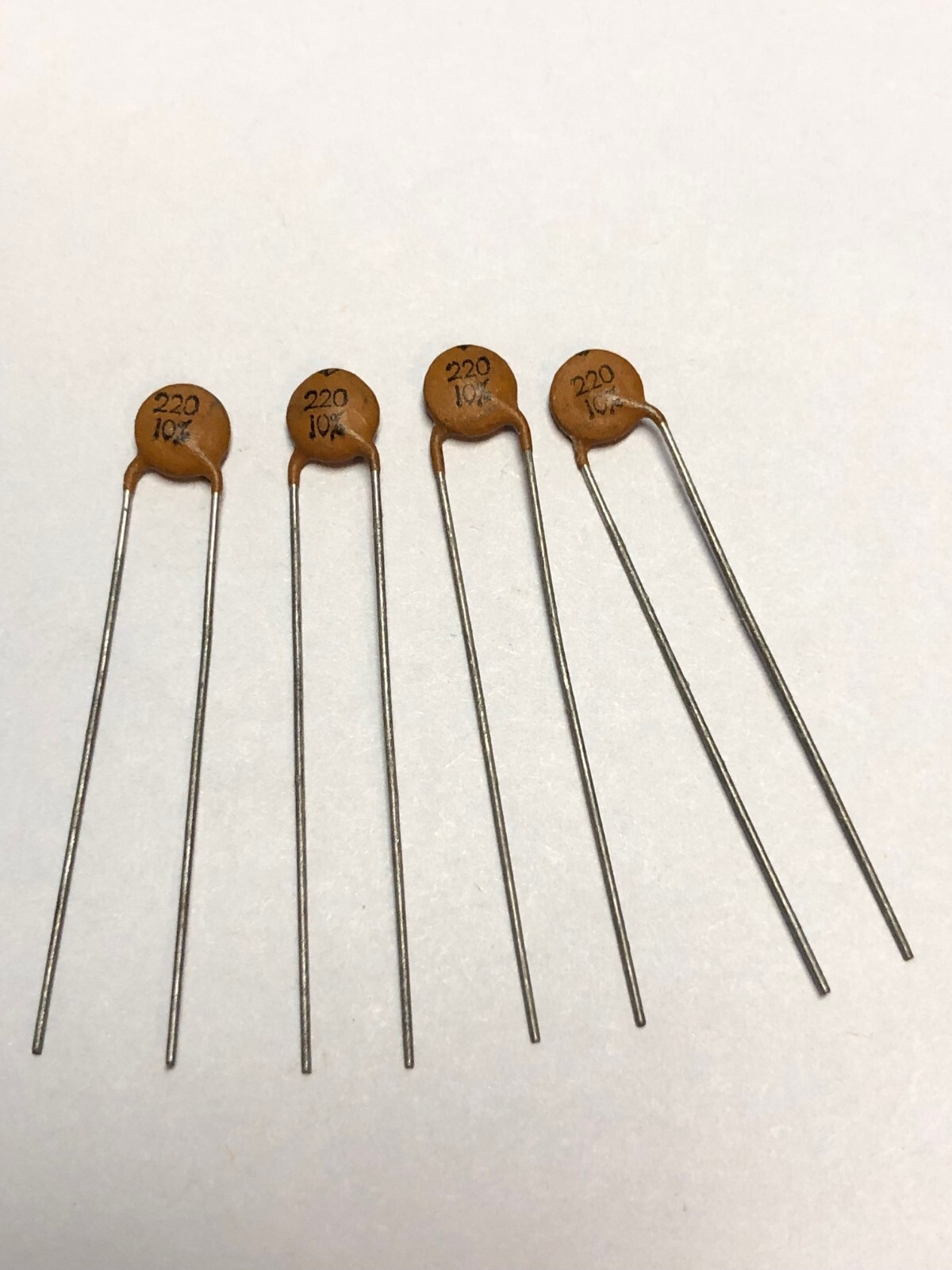 2 pcs CENTRALAB Ceramic Disc capacitor 220 pF, 1000 V, 10%, High Voltage, 220pF