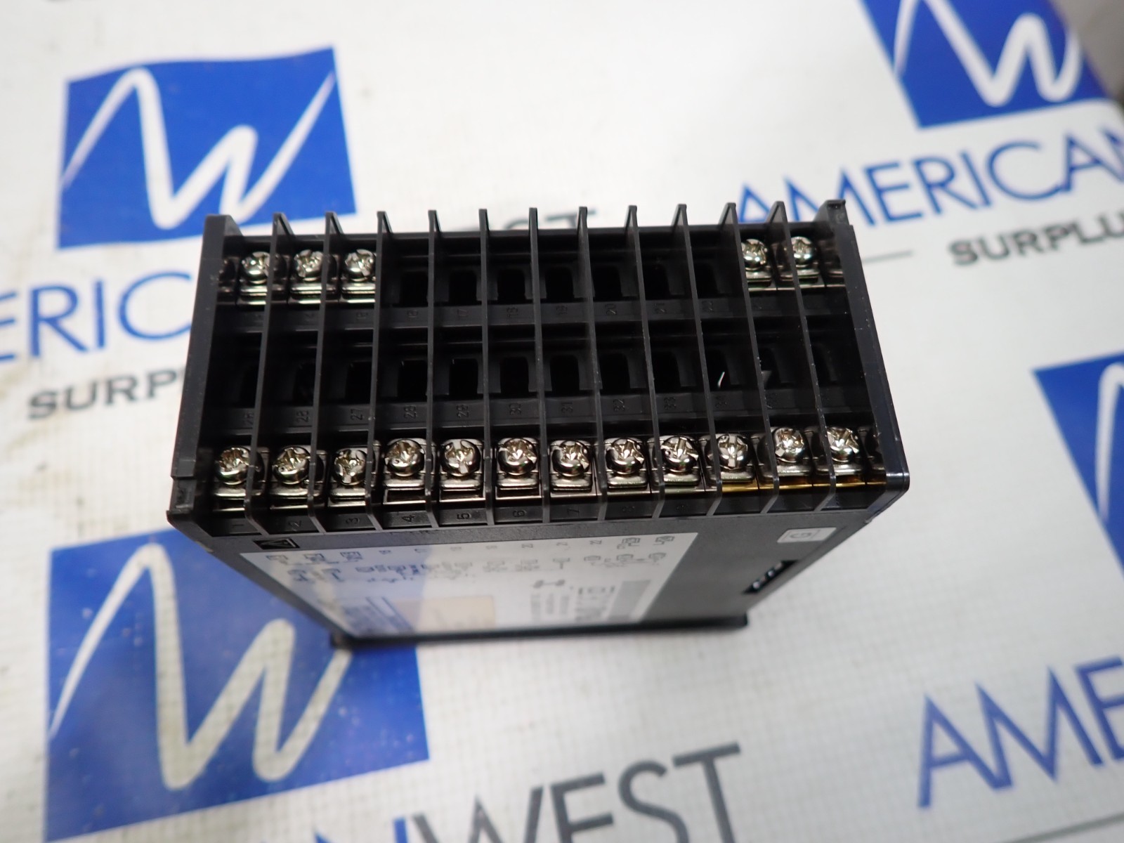 RKC Instrument Model CB400 FJA3-M*NN-N1/A/Y Temperature Controller