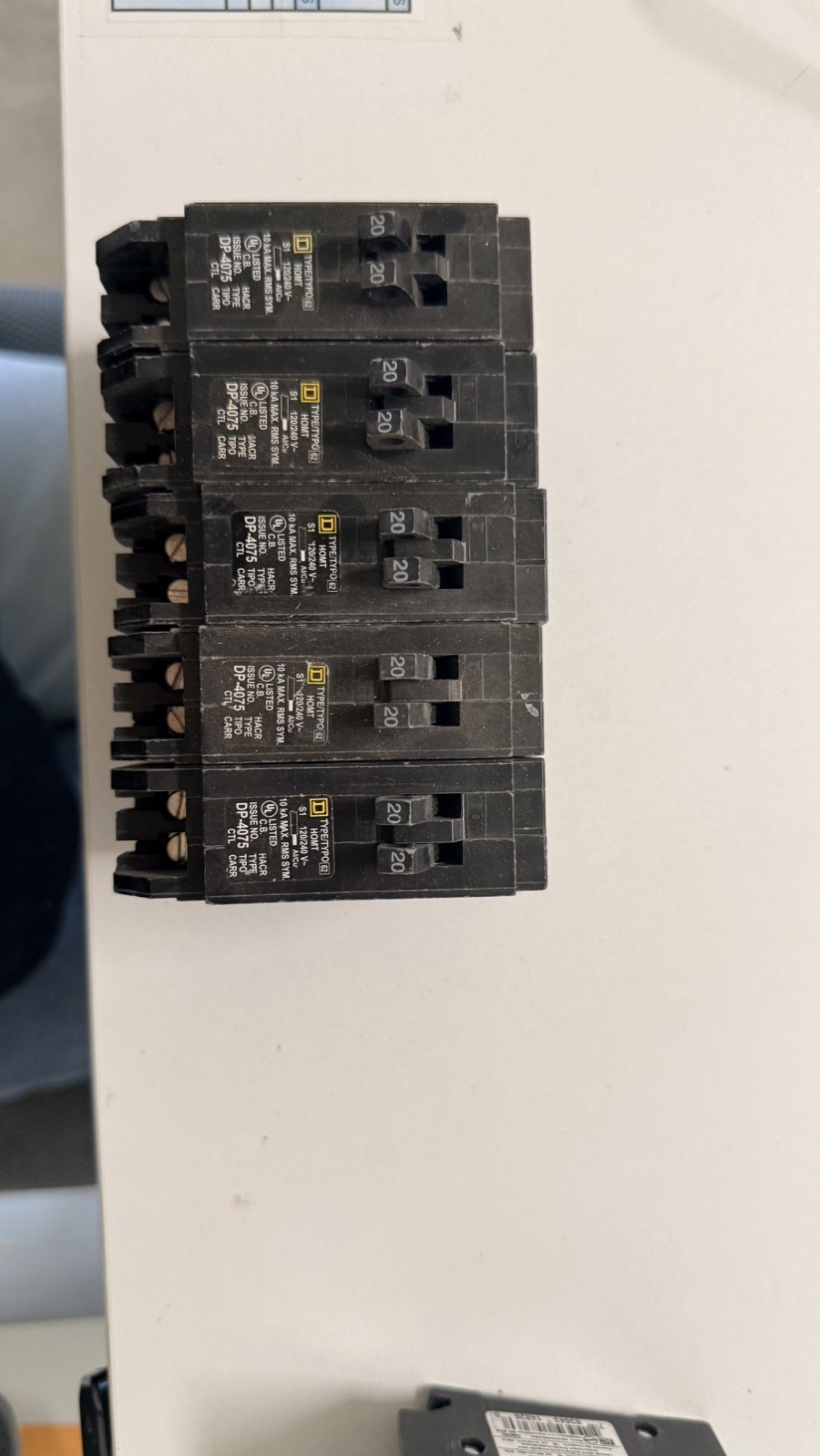 Square D Homeline 20A Single Pole 240V Miniature Circuit Breakers