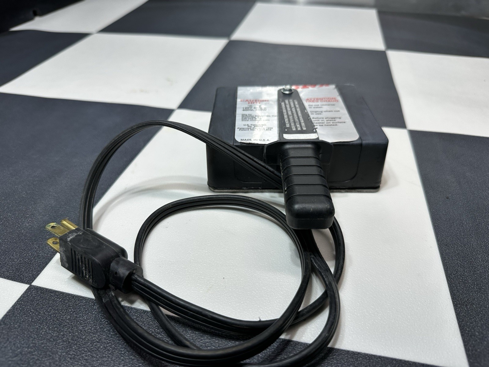 Kat’s Handi-Heat Magnum Magnetic Heater 3″ x 5″ 300 Watt 120V PART 1160