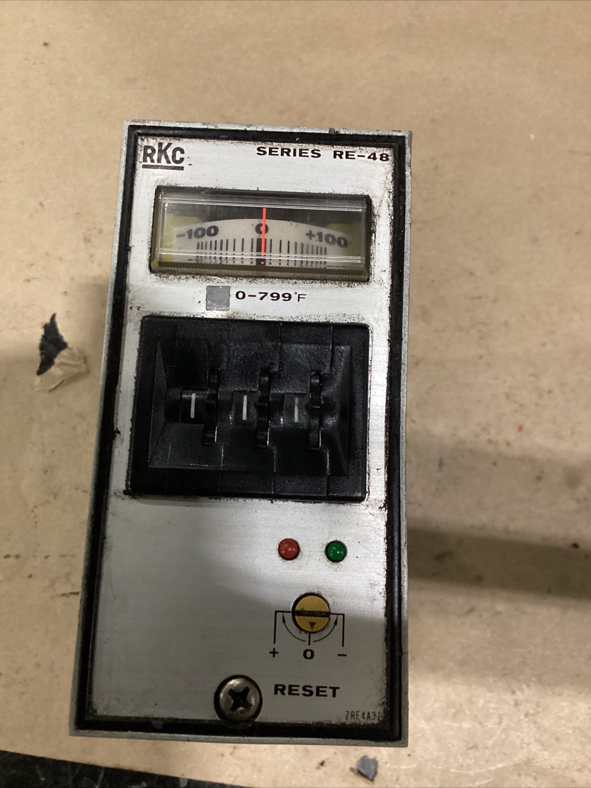 RKC DB-48B1C-M Series RE-48 Temperature Controller #254K72