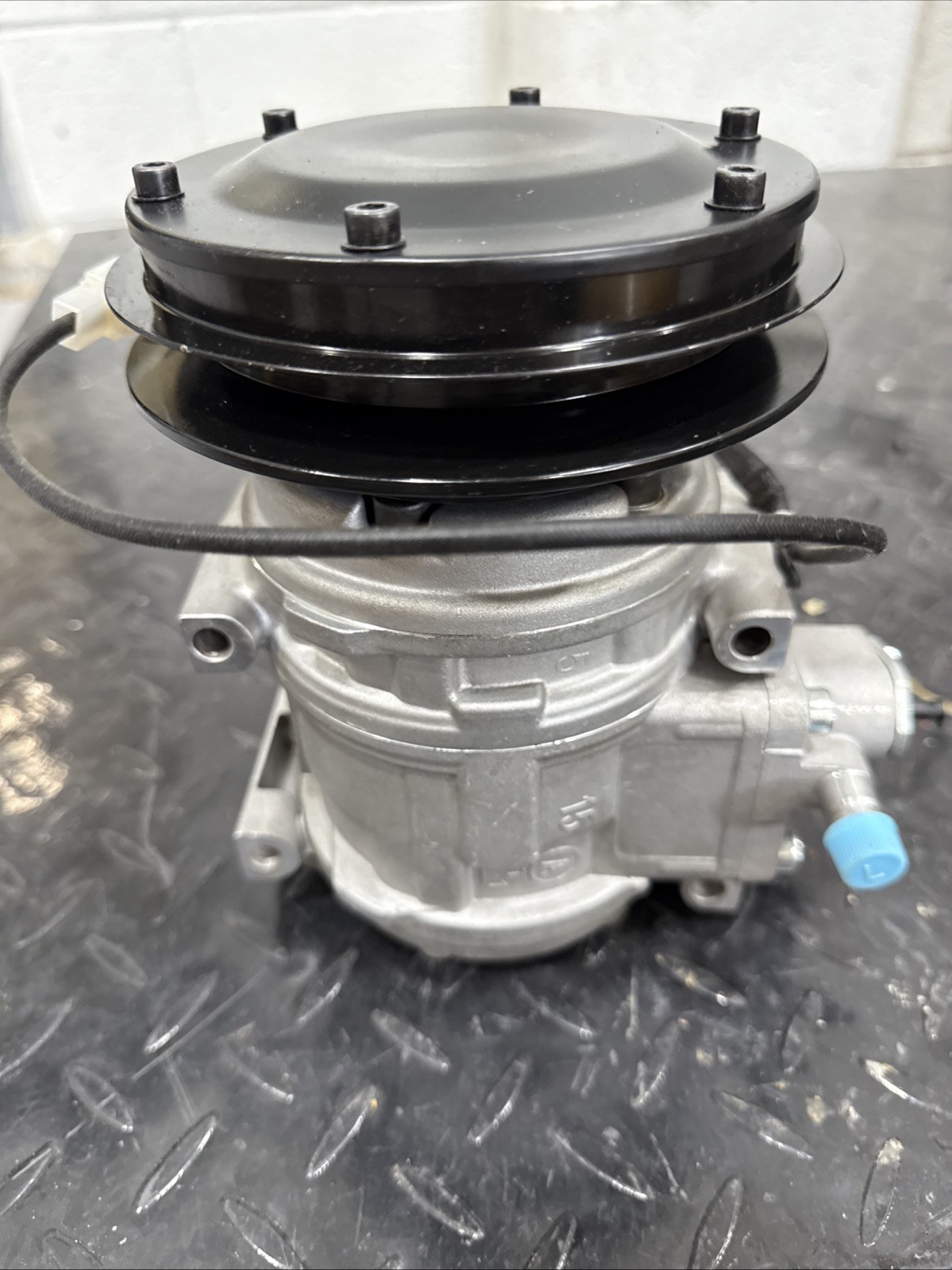 New A/C Compressor Assembly for Komatsu PN 14X-Z11-8580