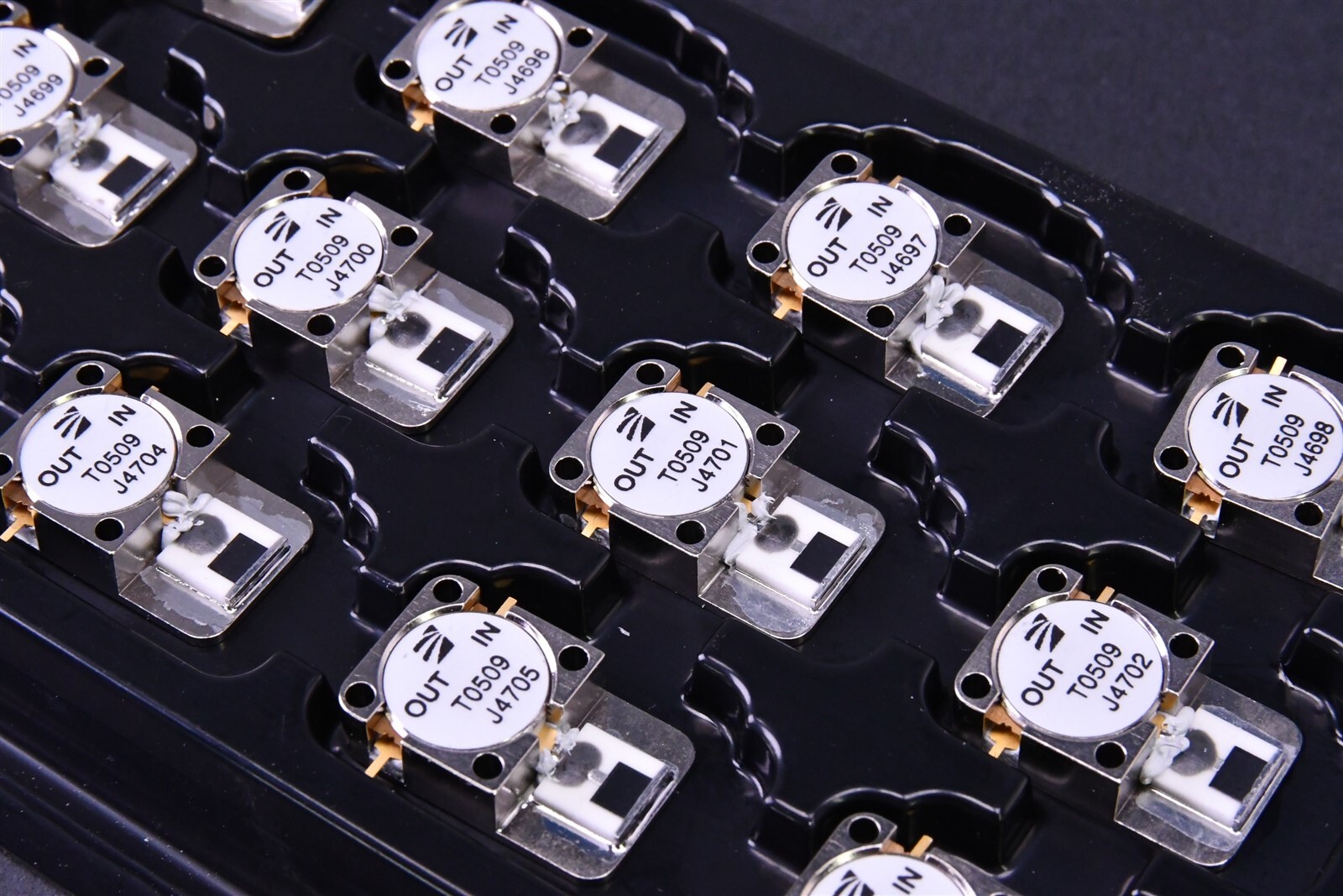 RF & Microwave Drop-In Isolator Frequency 5.2 to 5.8 GHz 20 dB 20W
