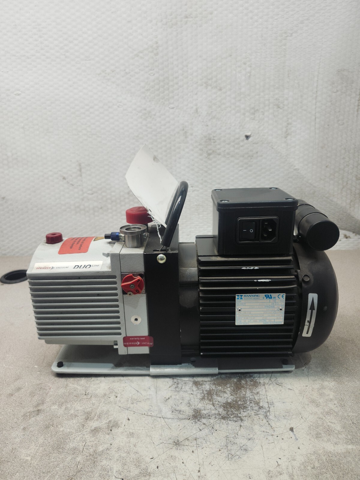USED PFEIFFER VACUUM PUMP DUO 3 W/ HANNING E7B2B-7-583