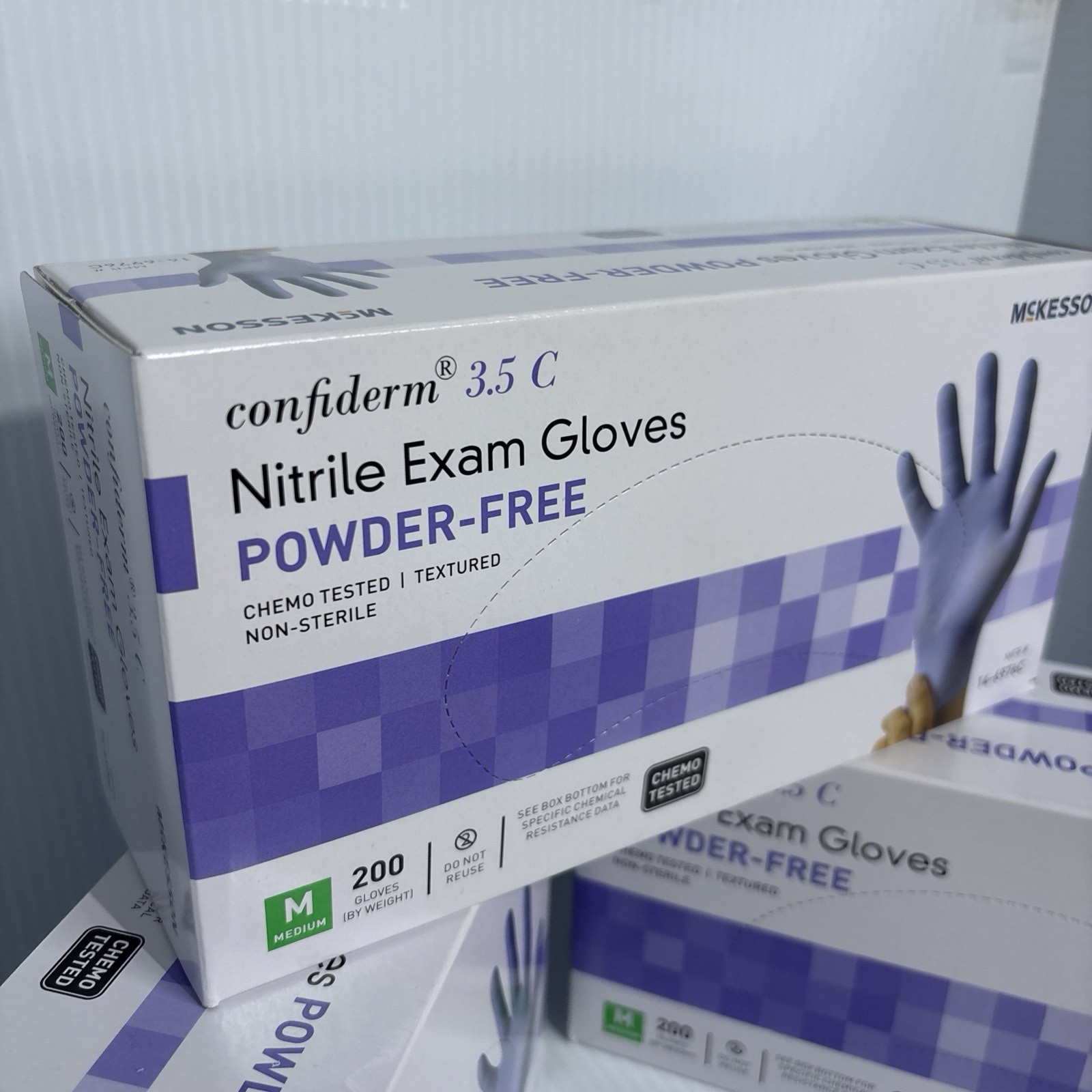 600 McKesson CT Confiderm Nitrile Exam Gloves Powder-Free – Medium size/Blue