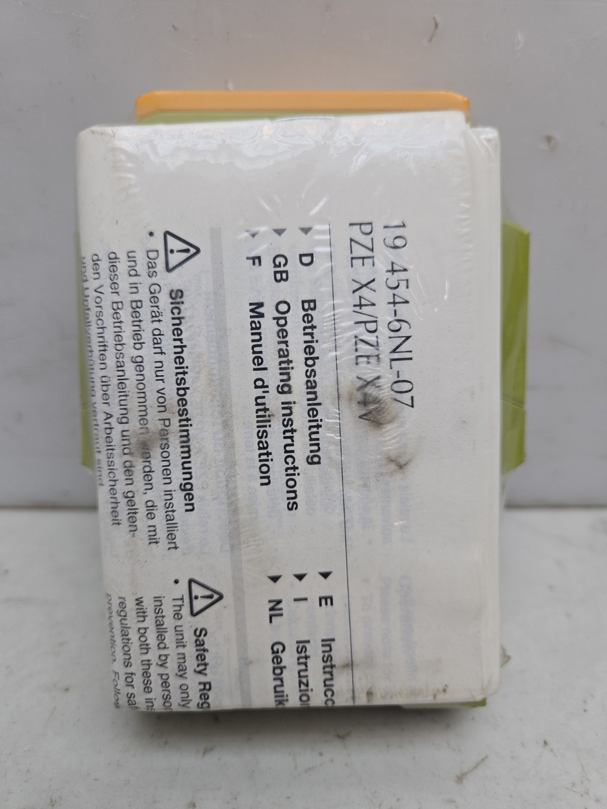 Pilz PZE X4V 2/24VDC 4n/o fix Safety Relay Contact Expansion Module 24Vdc 2.5W