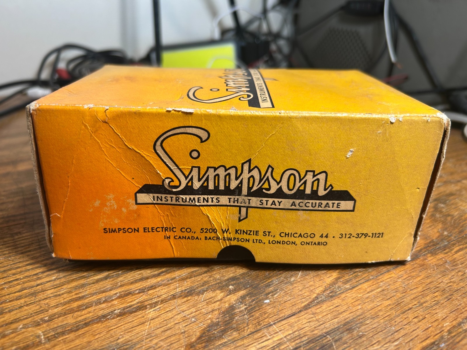 Simpson 377 DC Voltmeter Analog Panel Meter 0-1000V Tested Working w/ Box