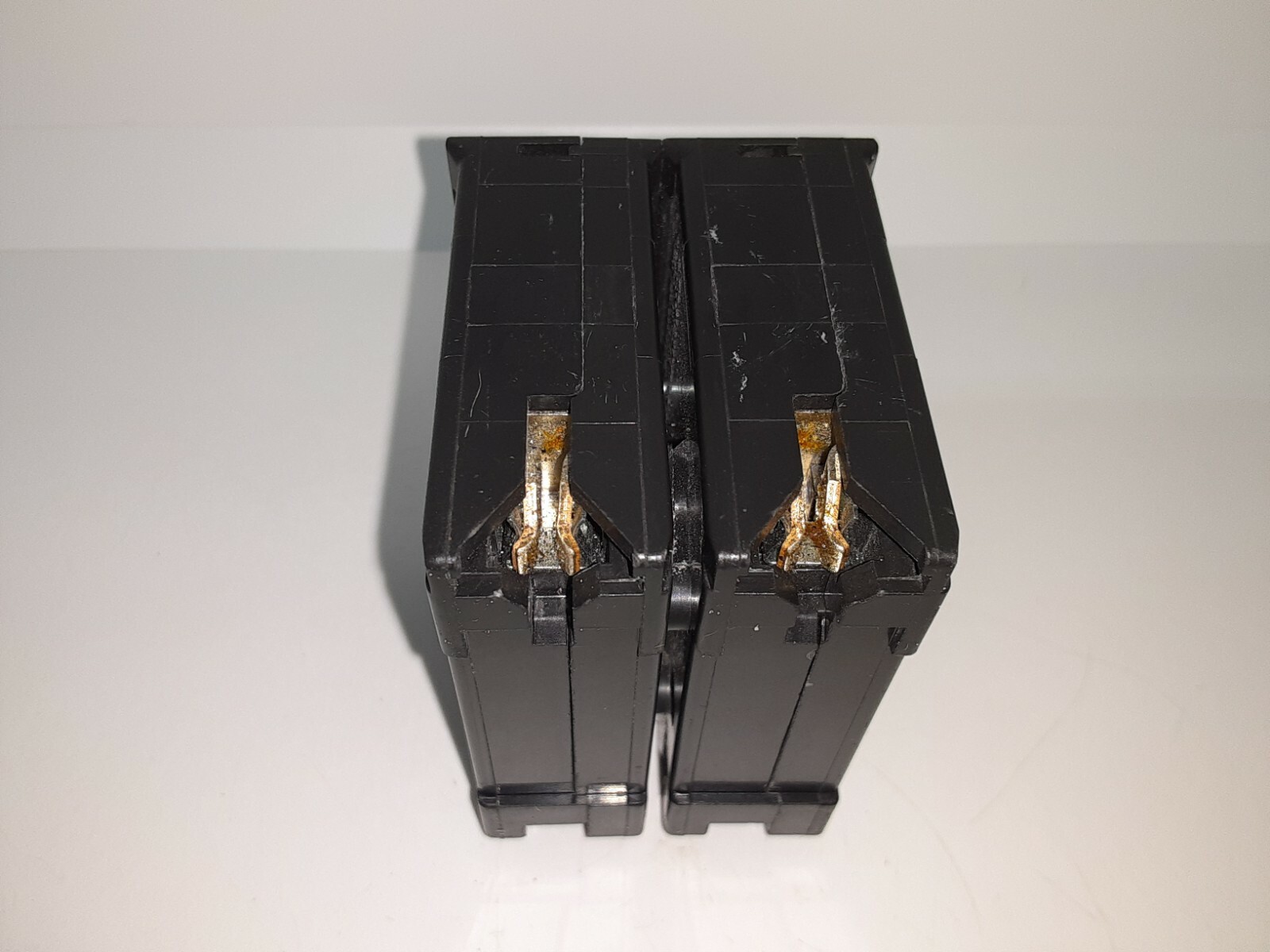 SQUARE D HOM230 30 AMP 2 POLE 240 VOLT CIRCUIT BREAKER TYPE HOM