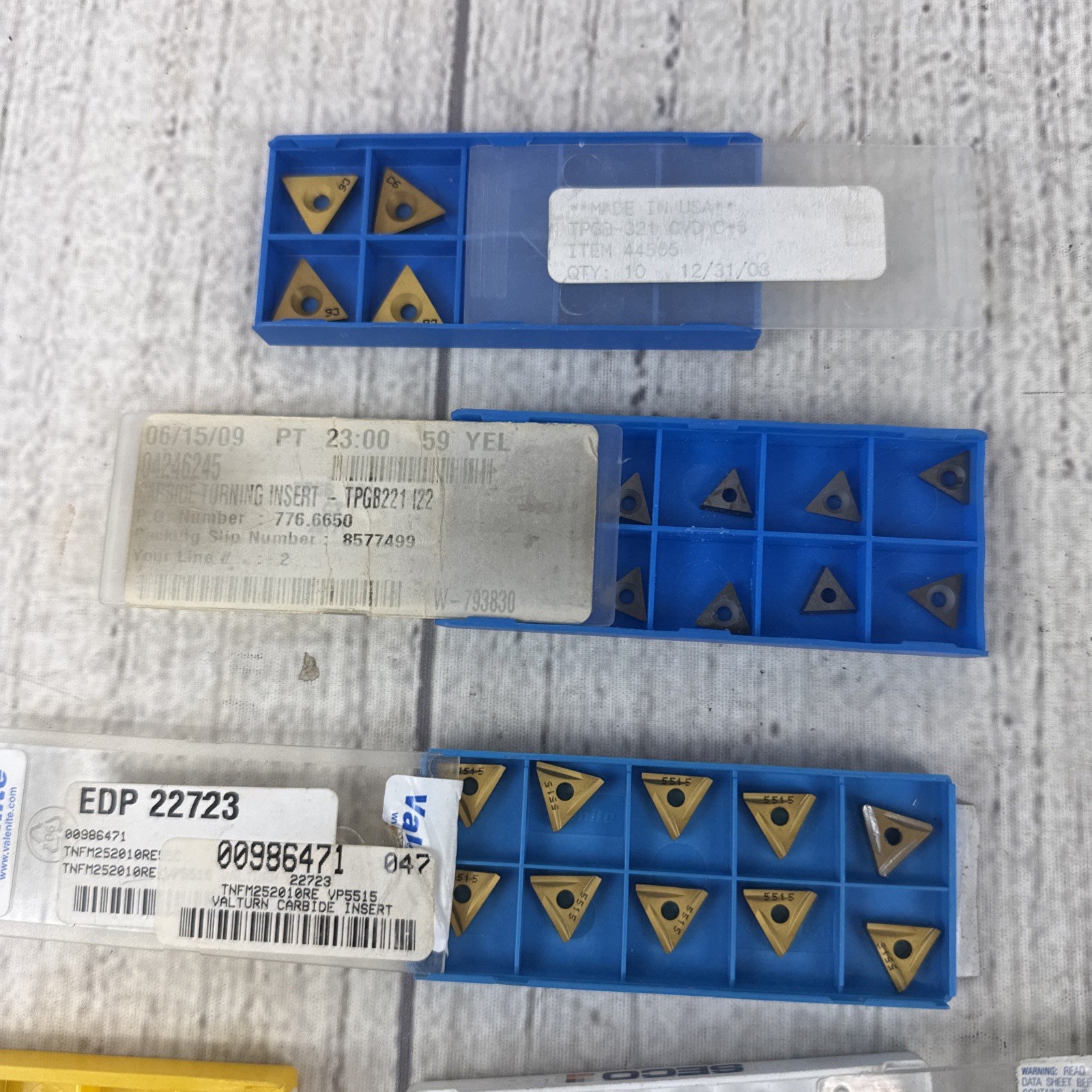 Lot Of 43 Mostly Valenite Carbide Inserts – Various Sizes – See Pics