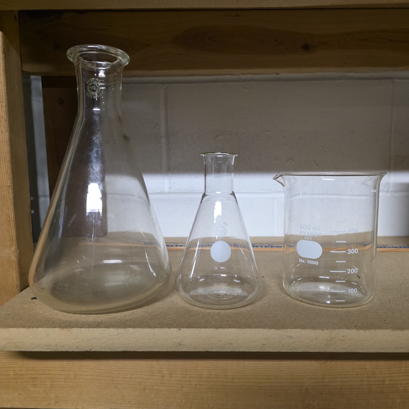 Pyrex 300 mL, 1000 mL Erlenmeyer Flask & 600 mL Griffen Beaker LOOK AT PICTURES