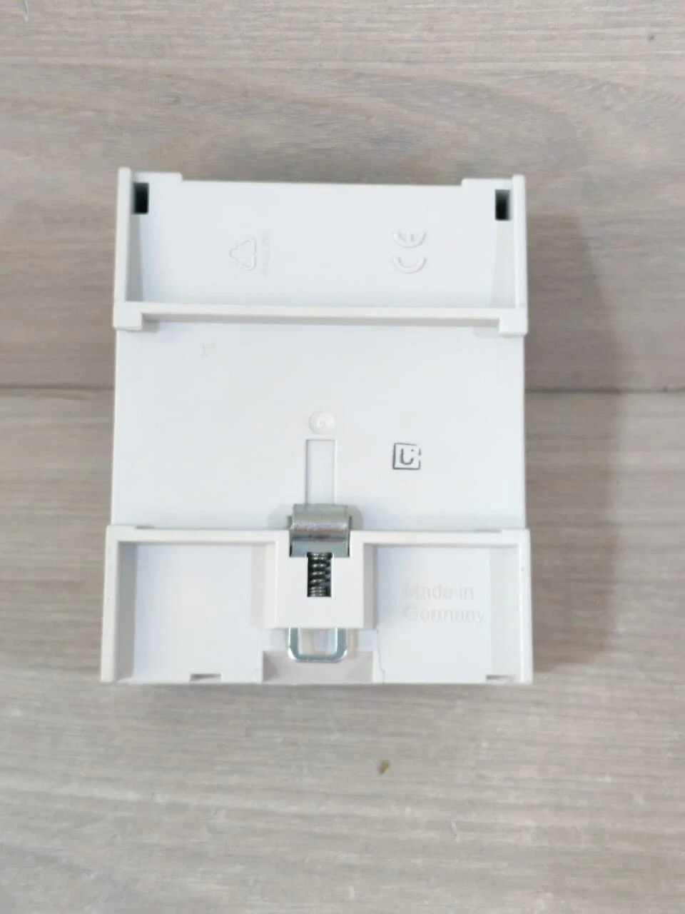 ABB FCA/S 1.1M 2CDG 110 084 R00011 FAN COIL ACTUATOR – NEW W/ FILTHY BOX