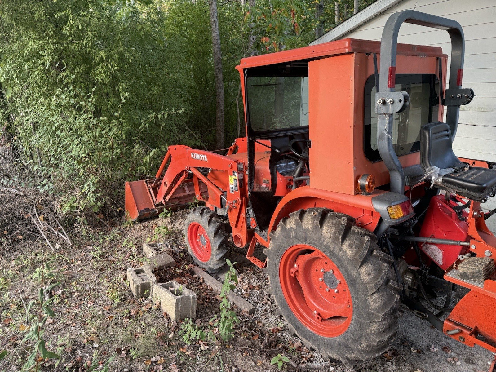 2021 KUBOTA L2501 Quick Connect Tractor W/Loader 3rd Function Valve 80hrs