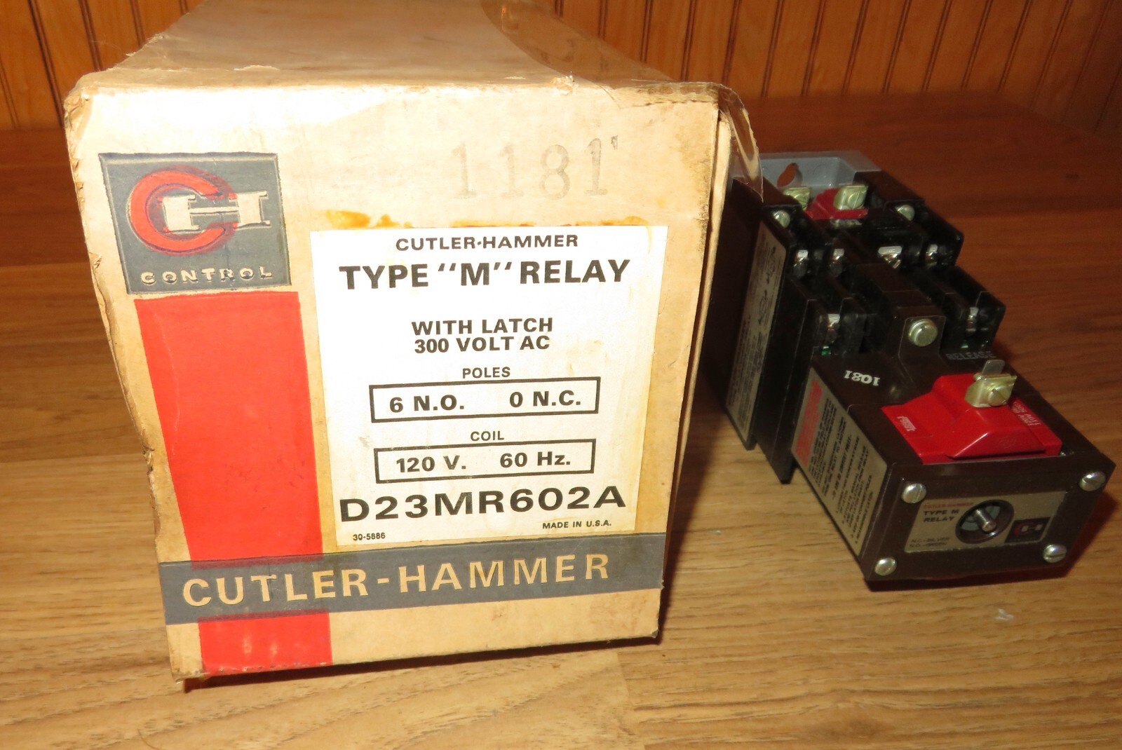 Cutler Hammer Relay Type M With Latch D23MR602A 300 Volt AC COIL 120 V 60 HZ NOS