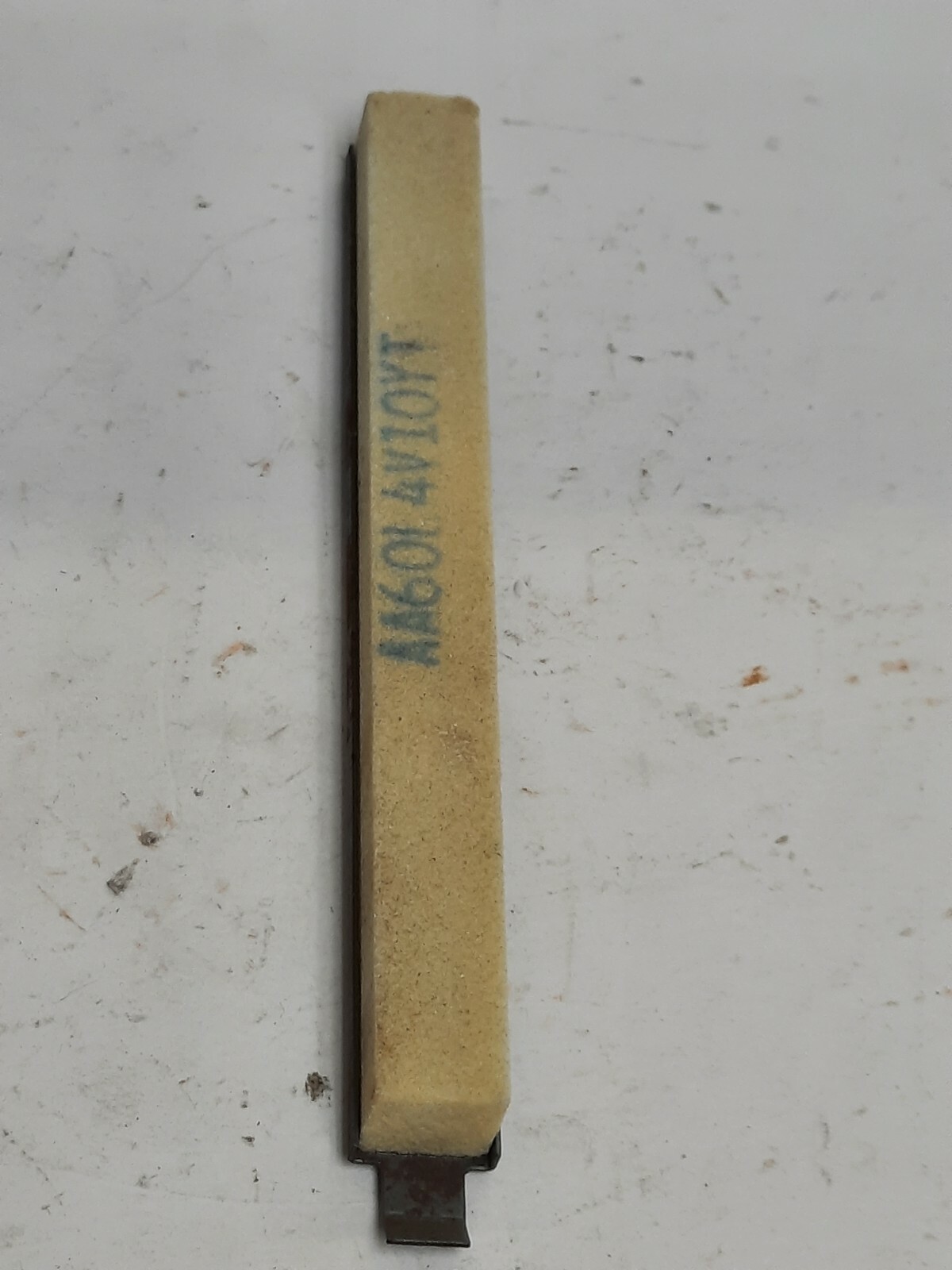 UNKNOWN BRAND 6″ HONING WET STONE, SHARPENER, AA60L4V10YT LOT OF 3***