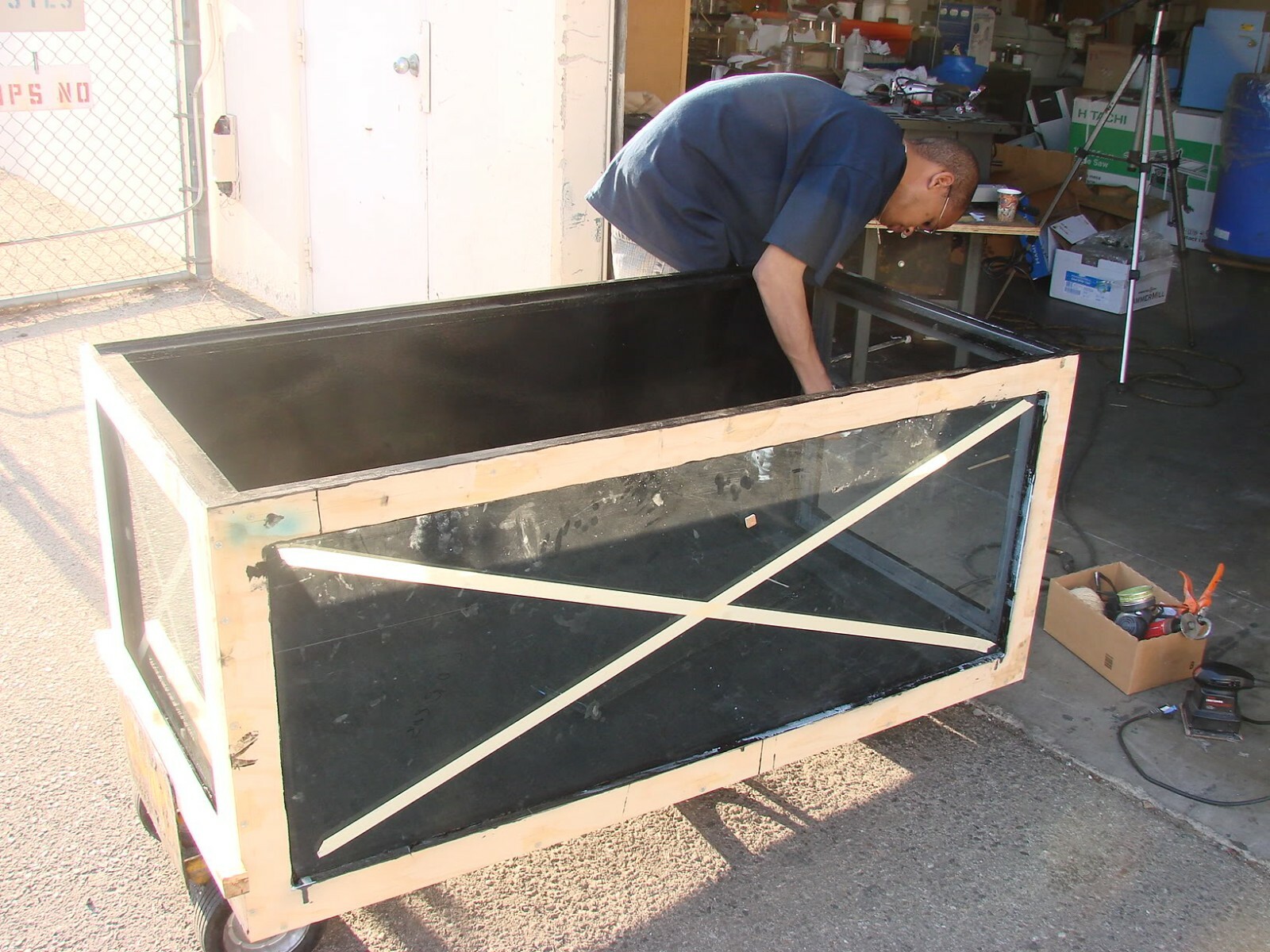 AQUARIUM SAFE EPOXY RESIN REPAIR BUILD 4 COATING & FIBERGLASSING WOOD SEALING