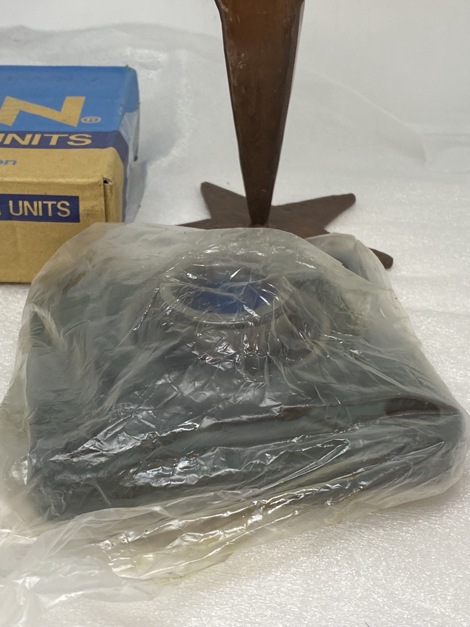NTN UCFS306D1 4-Bolt Square Flanged Housing Unit Cast Iron 30mm-Bore NEW OEM