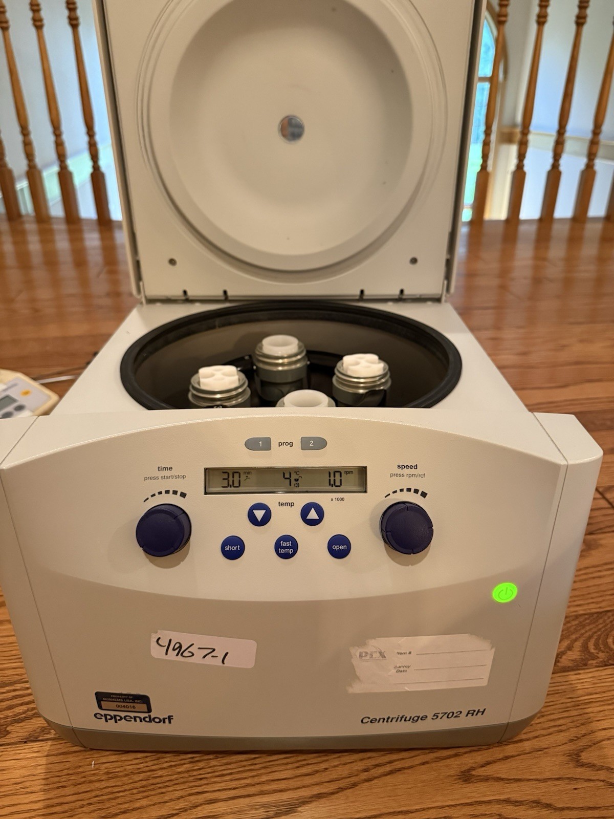 Eppendorf 5702RH Refrigerated/Heated Centrifuge Good Condition Working