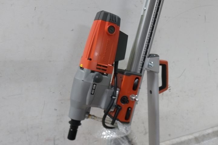 Husqvarna DMS 240 2.9 HP 100 to 120VAC 10 In Coring Capacity Diamond Coring Rig
