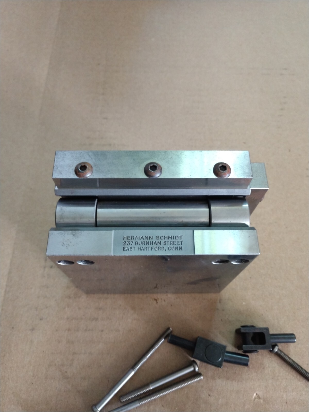 Hermann Schmidt 4″ x 4″ Sine Plate with accessories
