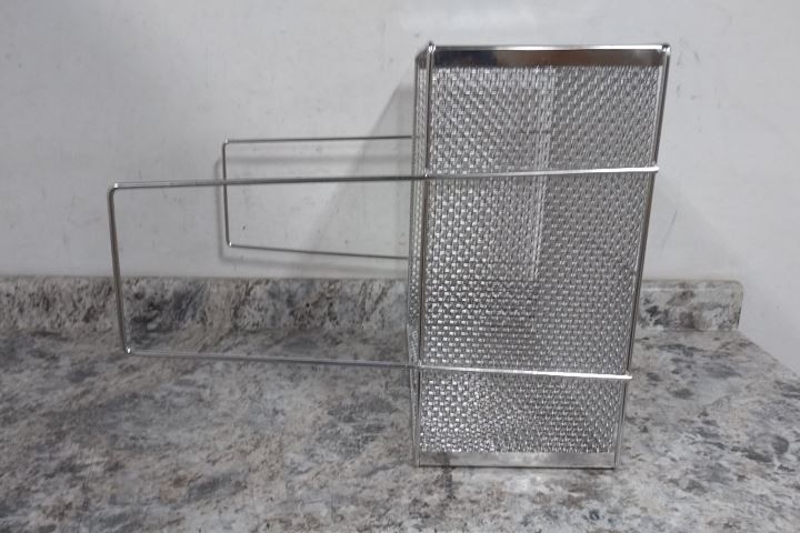 Marlin Steel Wire Products 00007001A-31 18 x 18 x 9 In Mesh Basket w/Handles