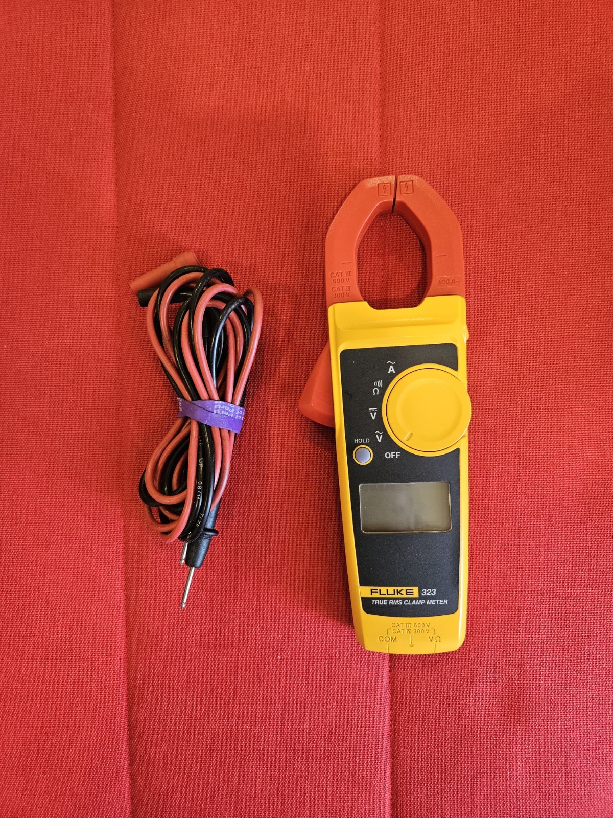 Fluke 323 true rms digital clamp meter +Original leads + case( Great Condition)