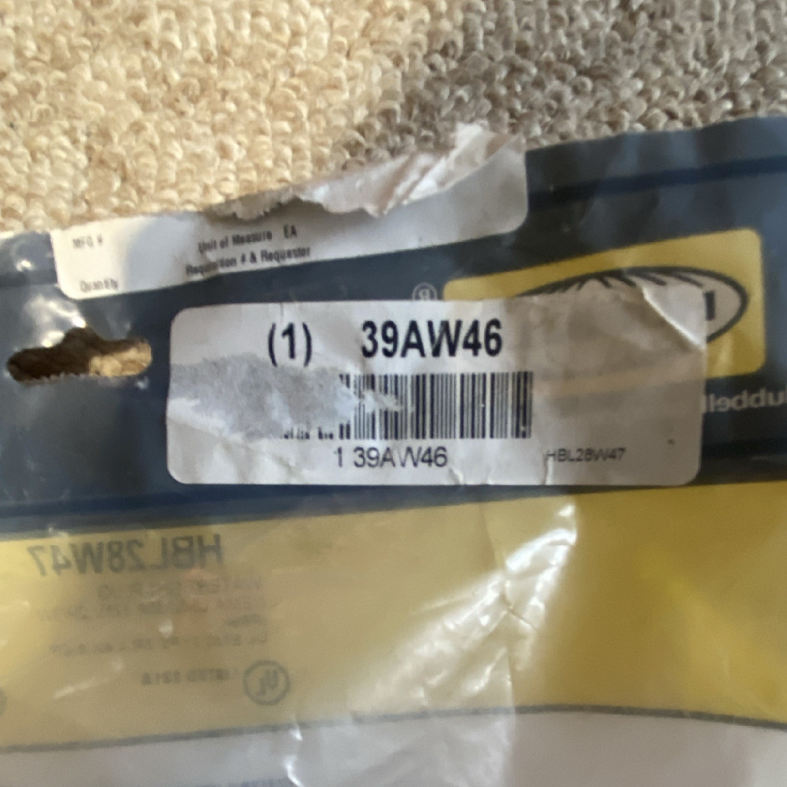 Hubbell Watertight Electrical Plug NEMA L5-30 30A 125V Yellow Weather Resistant