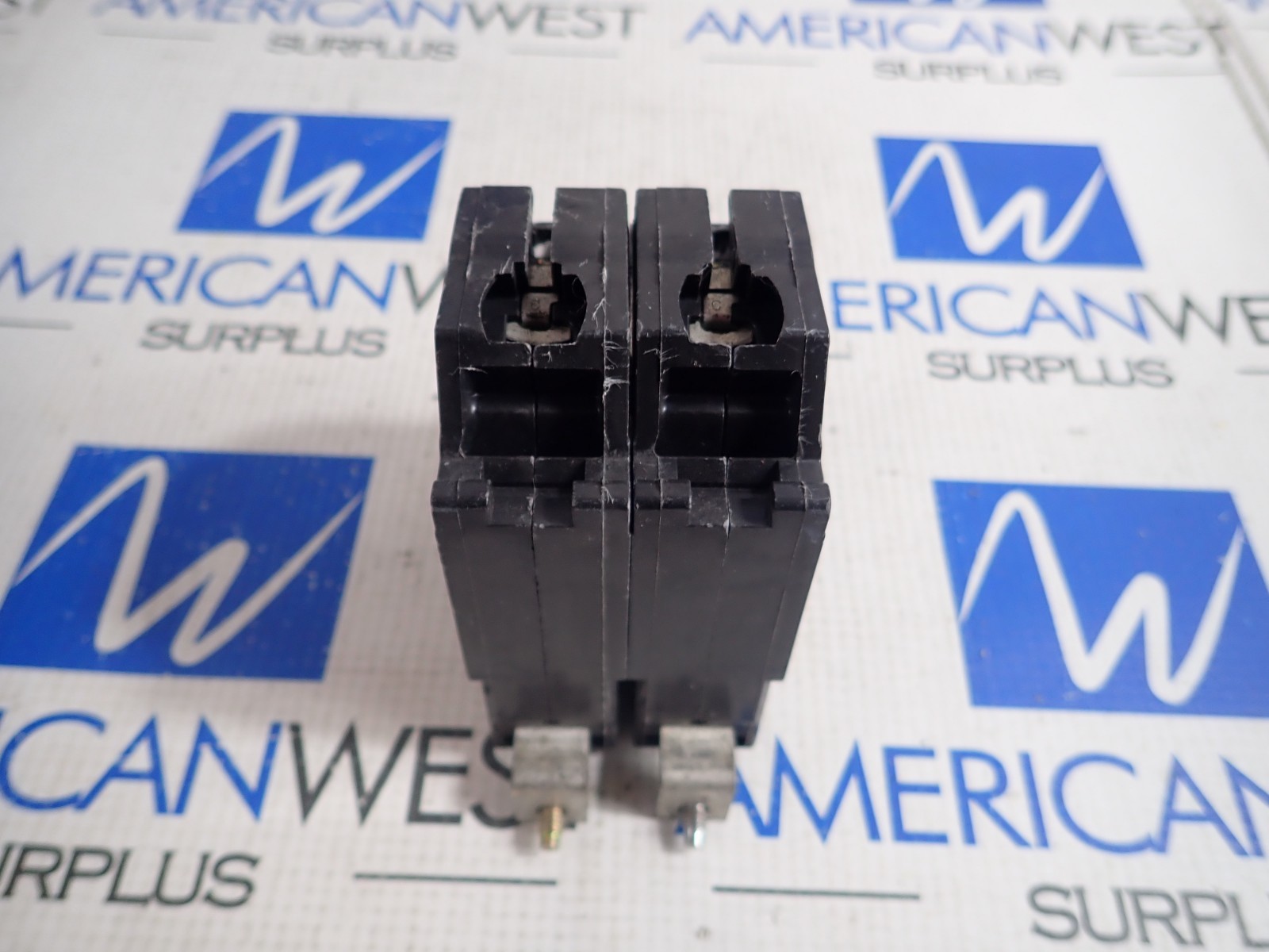 GENERAL ELECTRIC THQB2130 CIRCUIT BREAKER 2 POLE 30A 120/240V Bolt on THQB