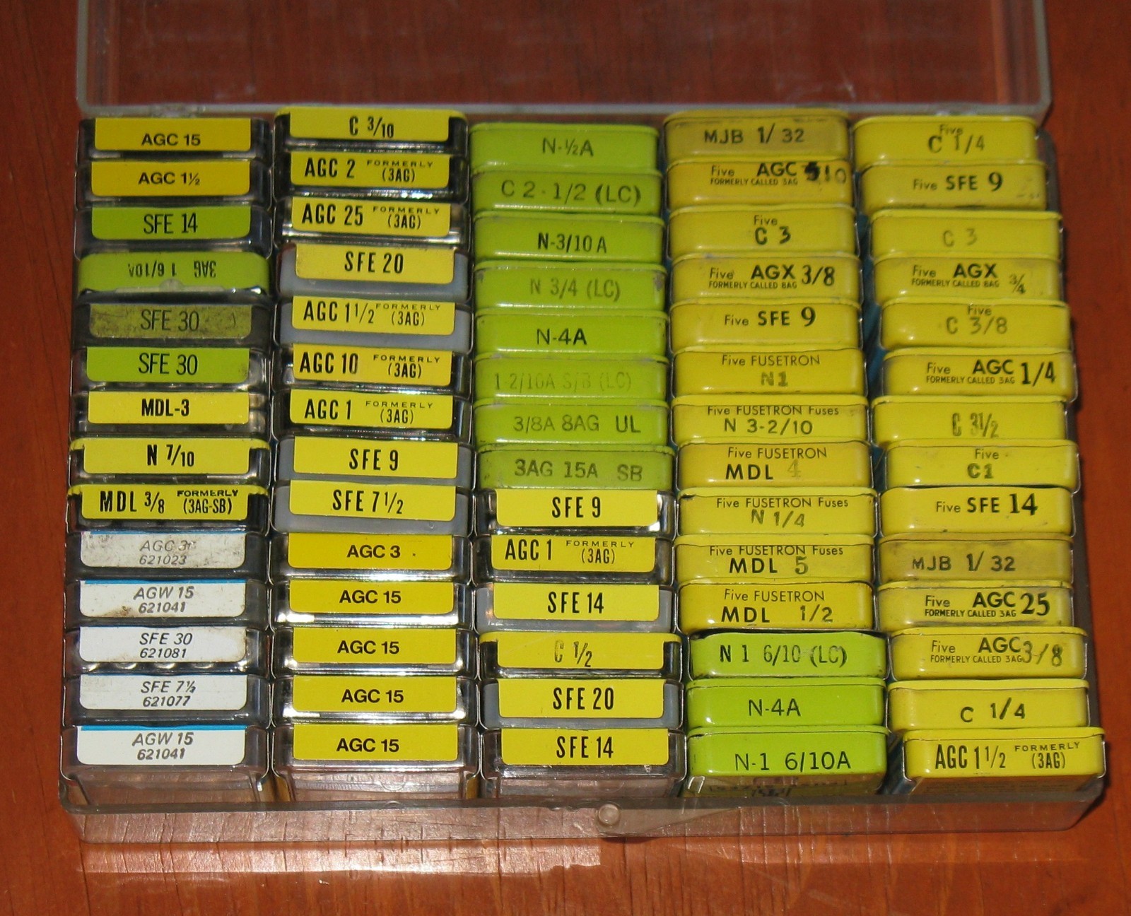 Huge Lot Vintage Automotive Fuses Car Truck Variety 280+ Fuses in Case