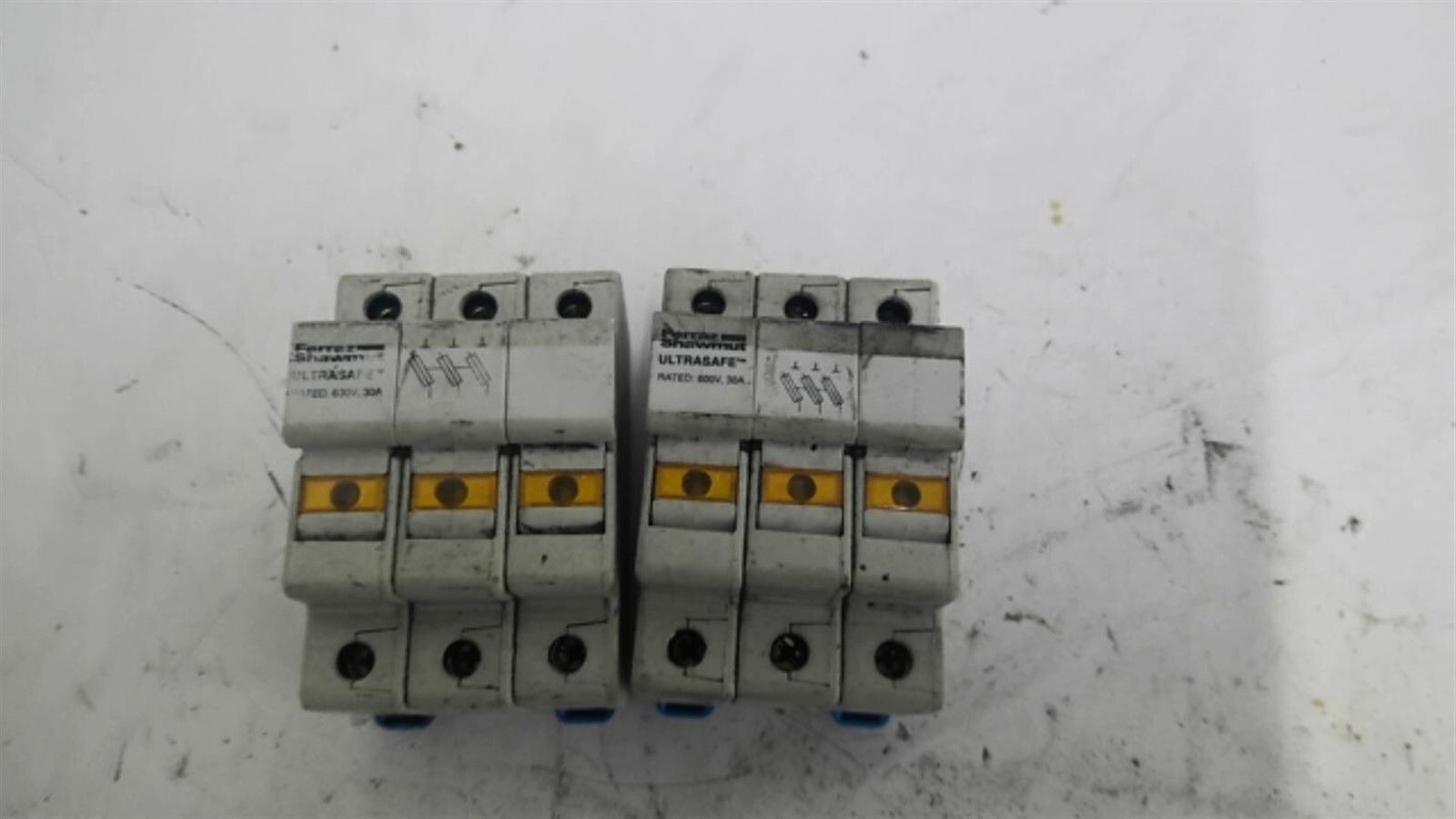 Ferraz Shawmut Y219073 Fuse Holder Lot Of 2