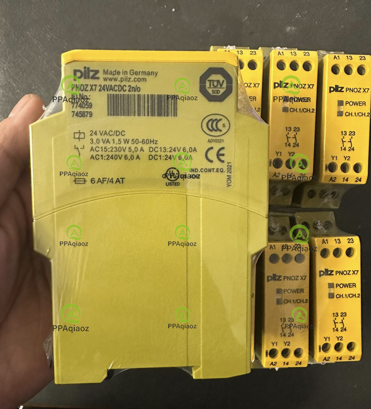 1Pcs New Pilz PNOZ X7 24VACDC 2n/o 774059 Fast delivery