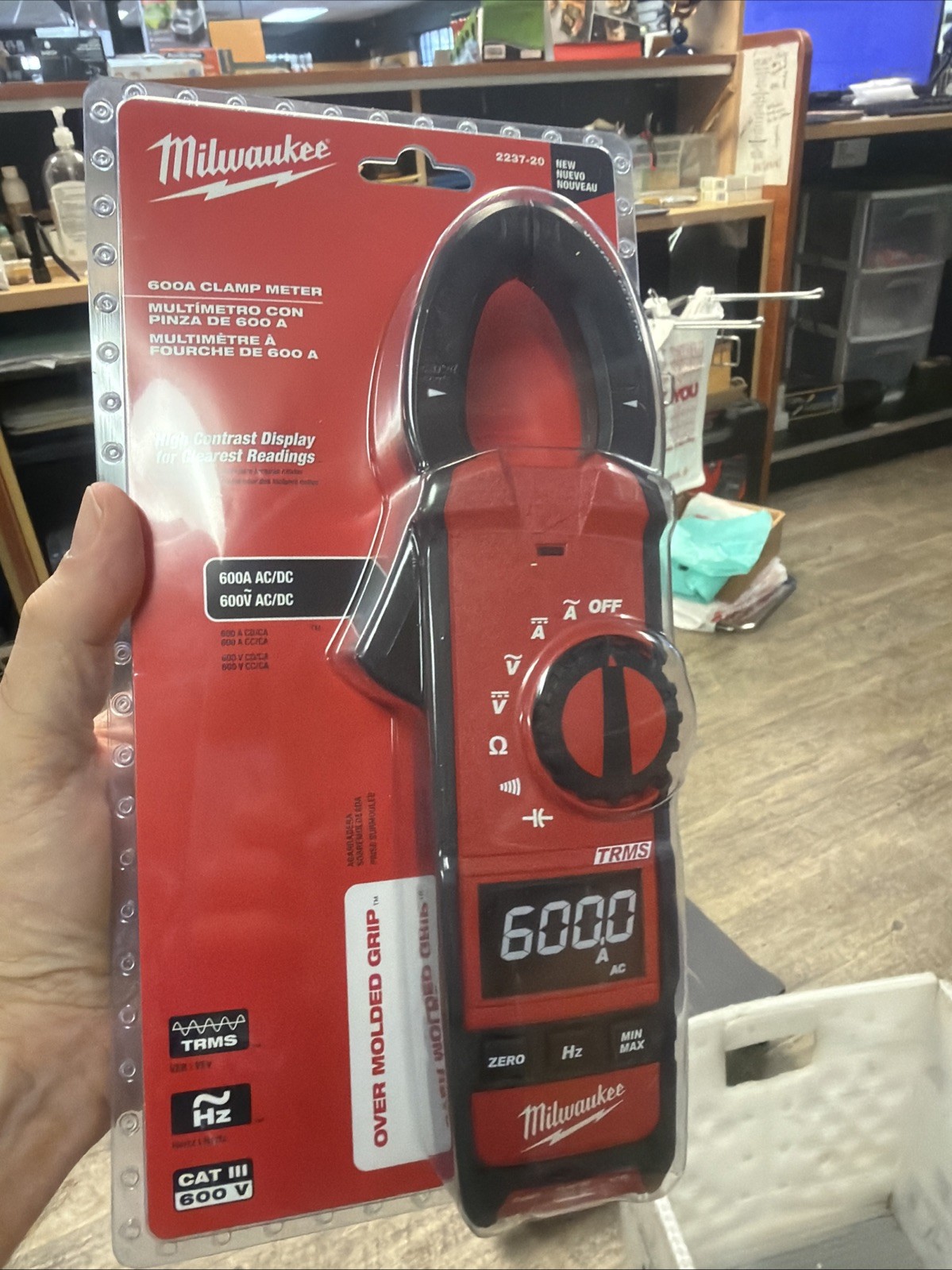 MILWAUKEE (2237-20) 600A Clamp Meter – CAT III 600V