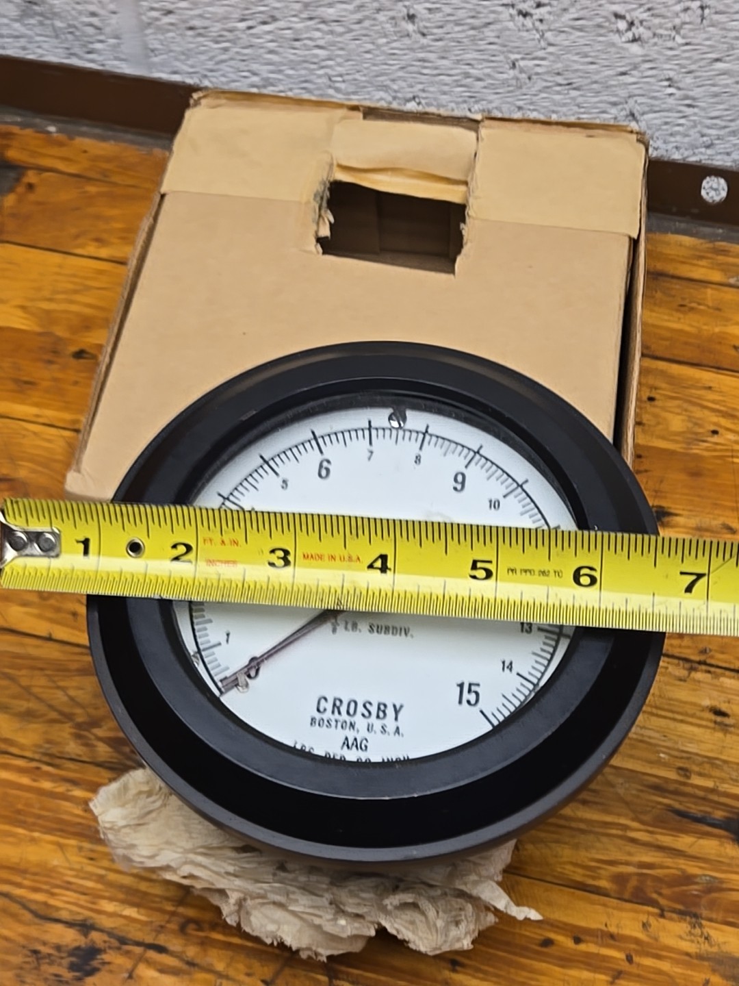 Crosby Gauge PSIG,1/8 lb. Subdiv. 0-15 lbs AAG 6″ Diameter
