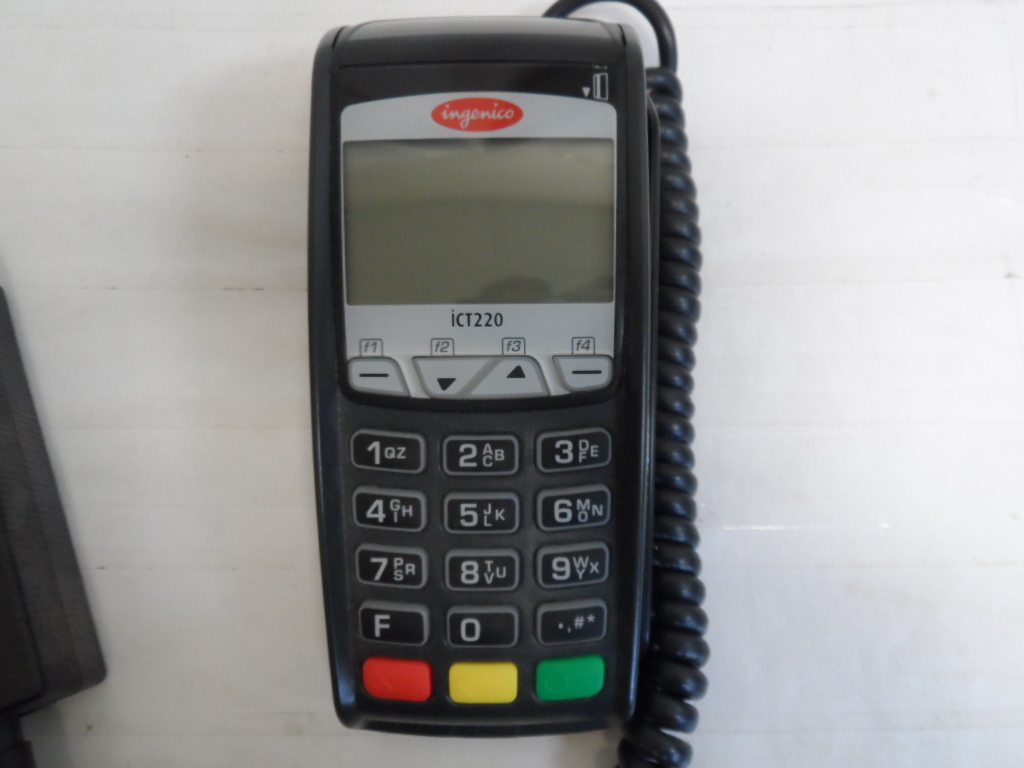 Ingenico ICT220 Credit Card Terminal with Chip Reader **AS IS (8352-1 C1F)
