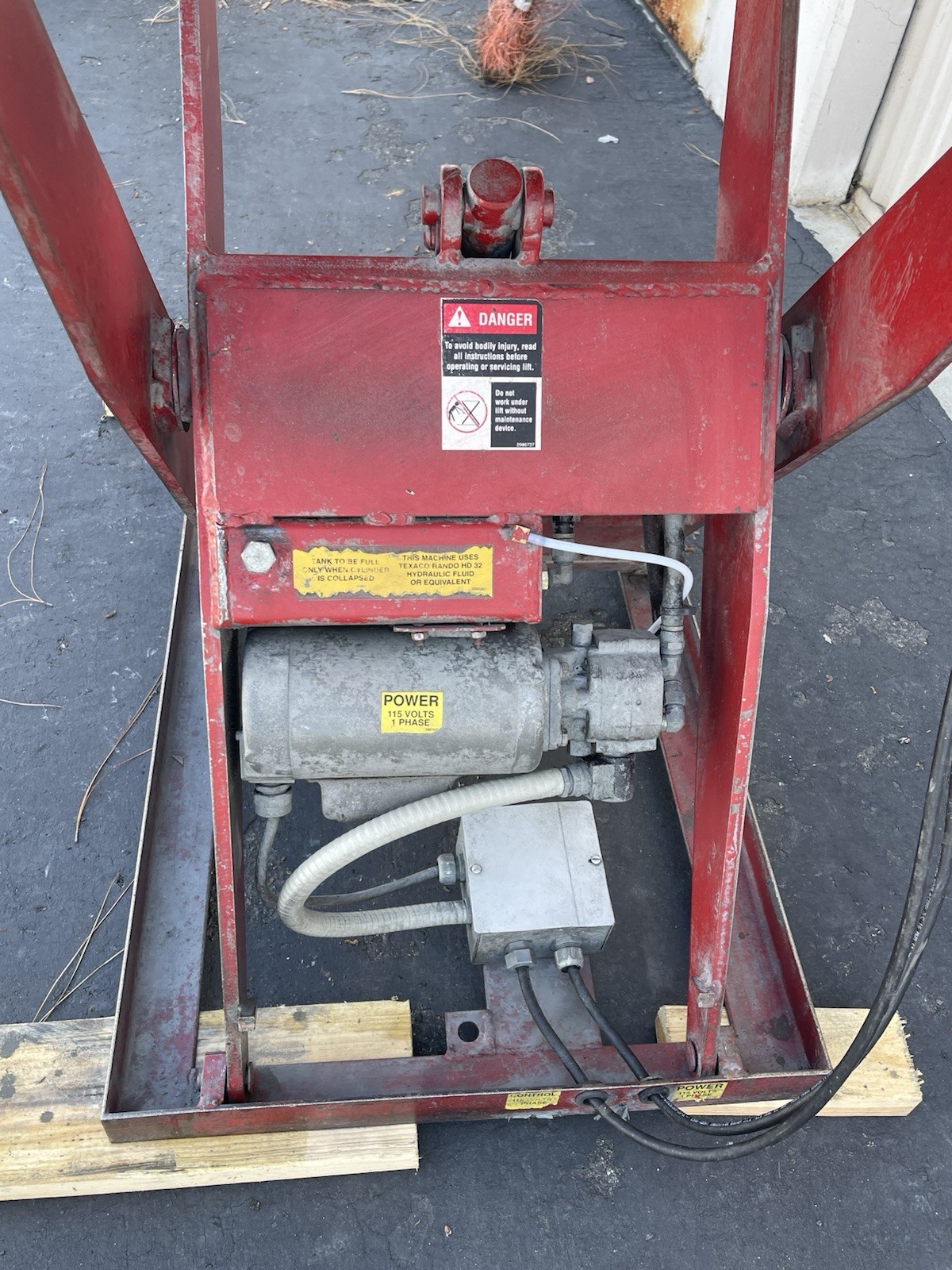 48″x 24″ Scissor Hydraulic Lift Table 6~42″ Lift Southworth 1500 Lbs. 115V(26A3)