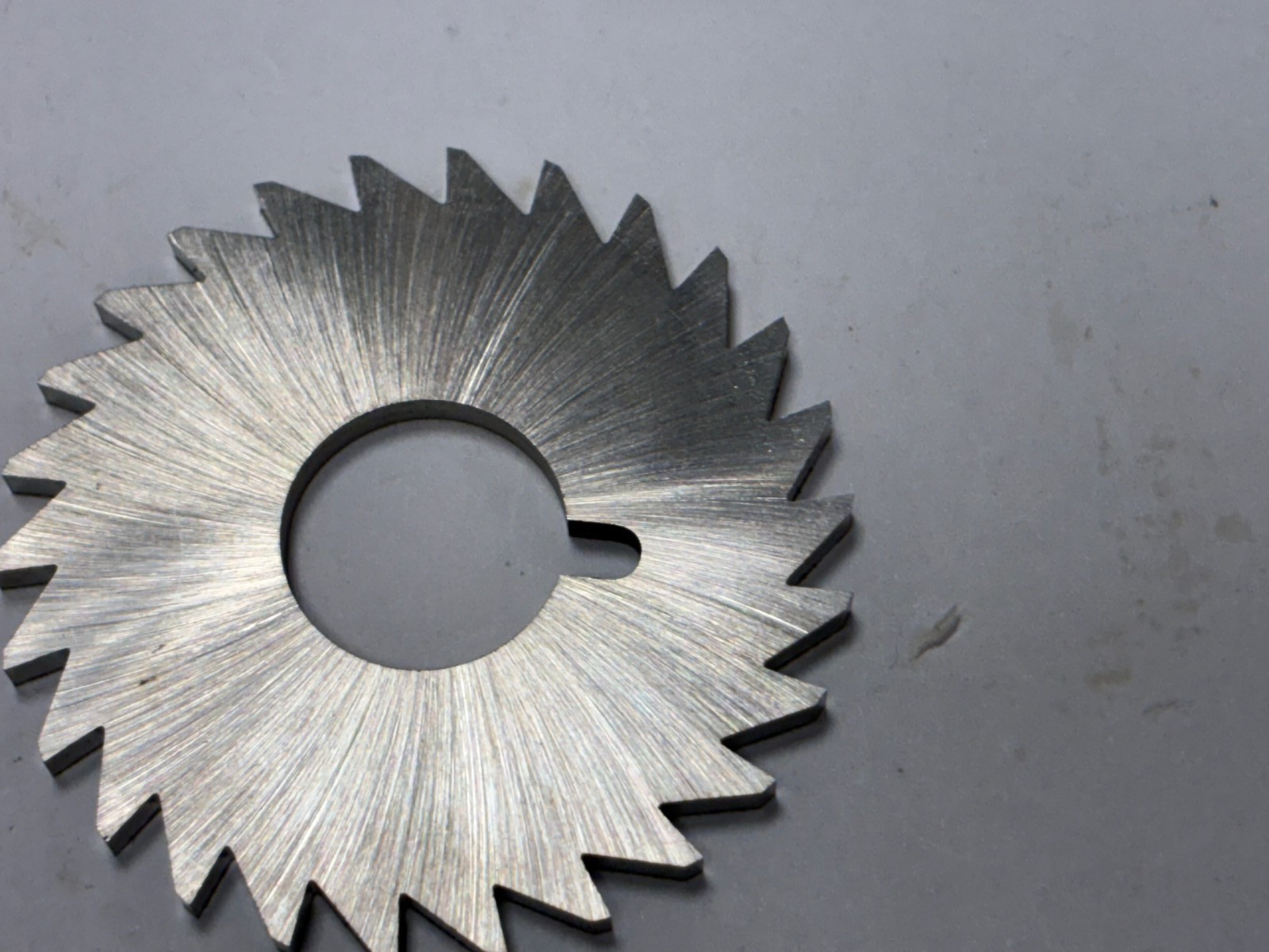 Value Collection OSPEC3688, 1-1/2″ x 3/32″ x 1/2″ HSS Slitting Saw Blade, 26 T