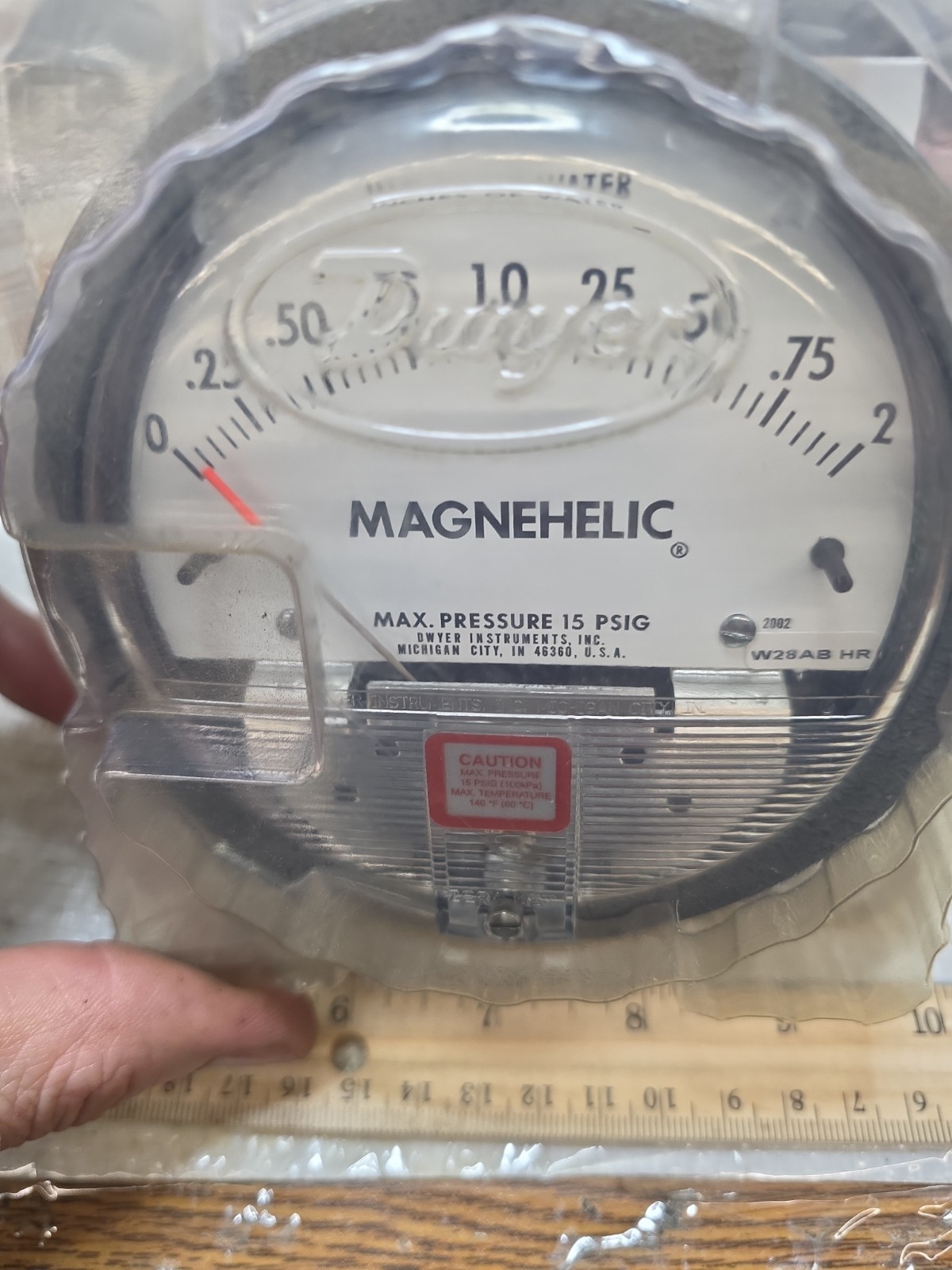 Dwyer Magnehelic 2002 Differential Pressure Gauge 0-2” WC Made in USA