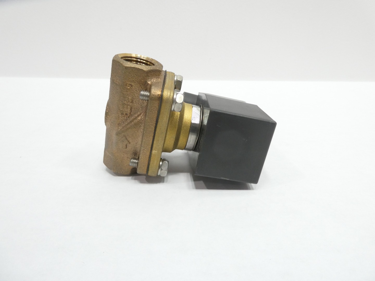 Ckd ADK11-15A Solenoid Valve 24v-dc 3/4in Npt 0.6mpa
