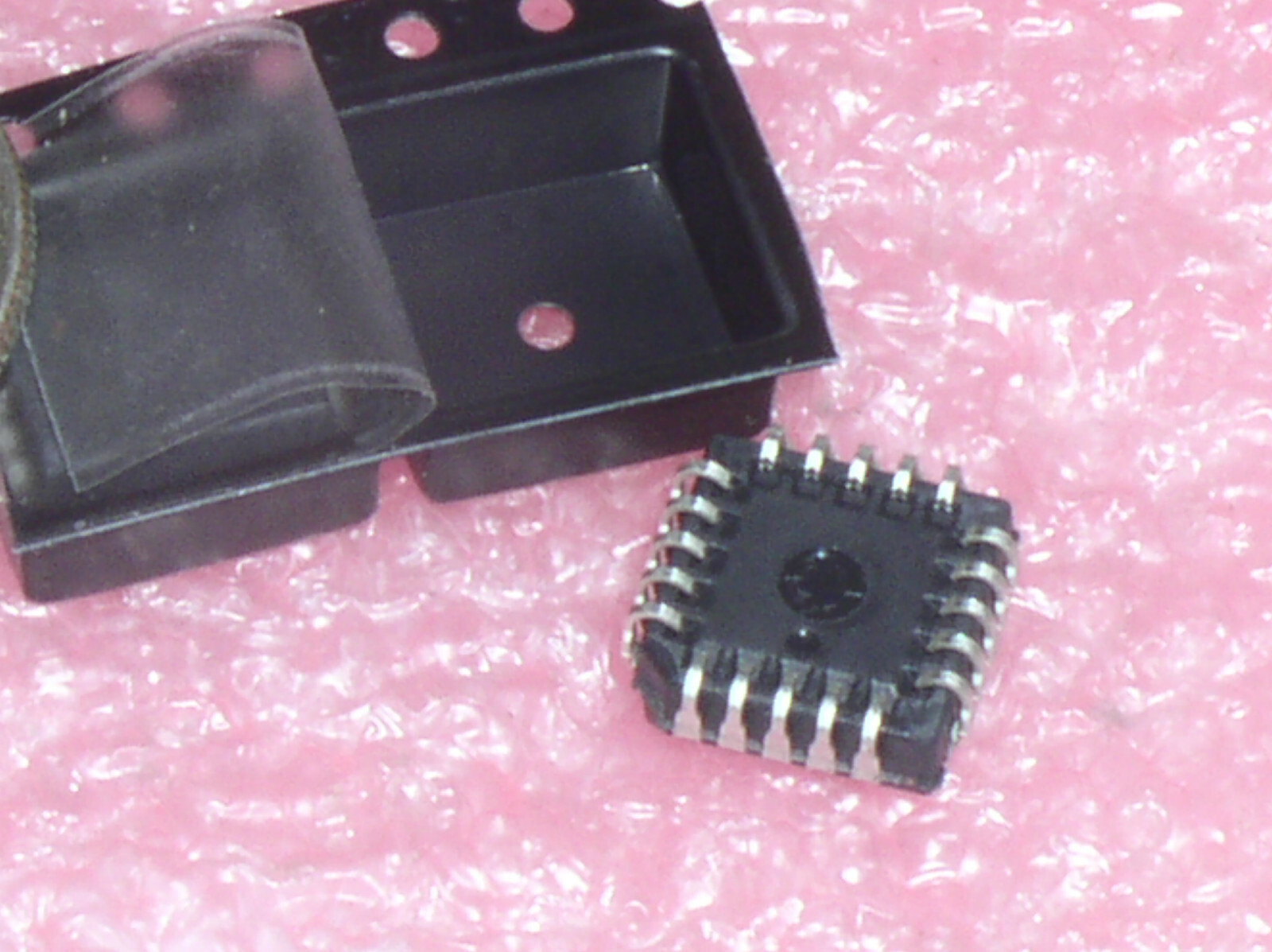 2 NOS ON SEMI MC10H124 ECL QUAD TTL TO MECL W/TTL STROBE TRANSLATOR 10H IC USA