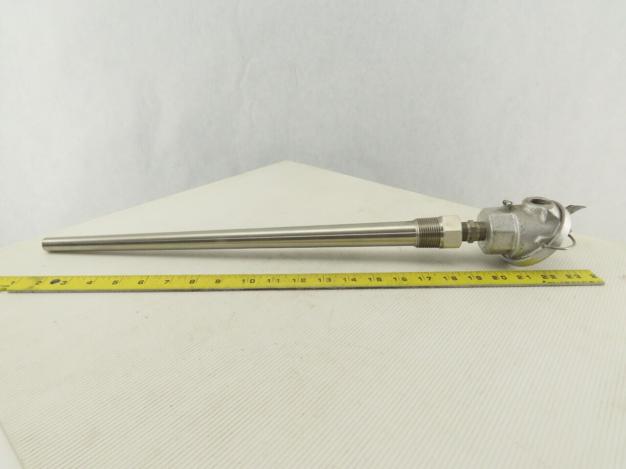 Barber-Colman J61W-M0165-AB2-L-0B Thermowell Tapered Probe 17″