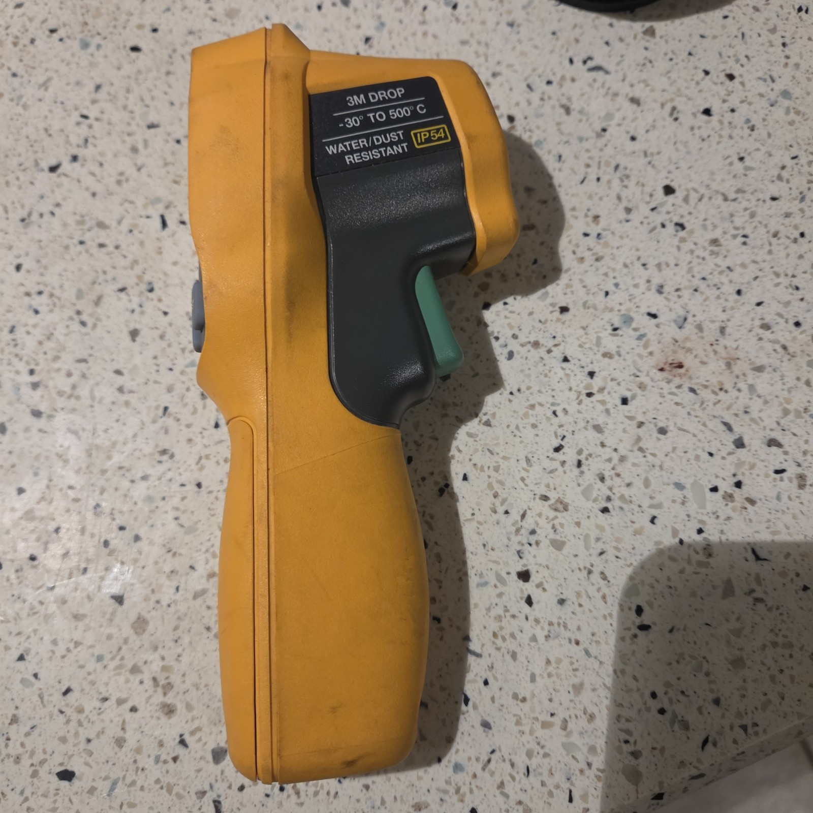 Fluke 62 MAX IR Thermometer 3M Drop -30 To 500C Water/Dust Resistant IP54 Rate