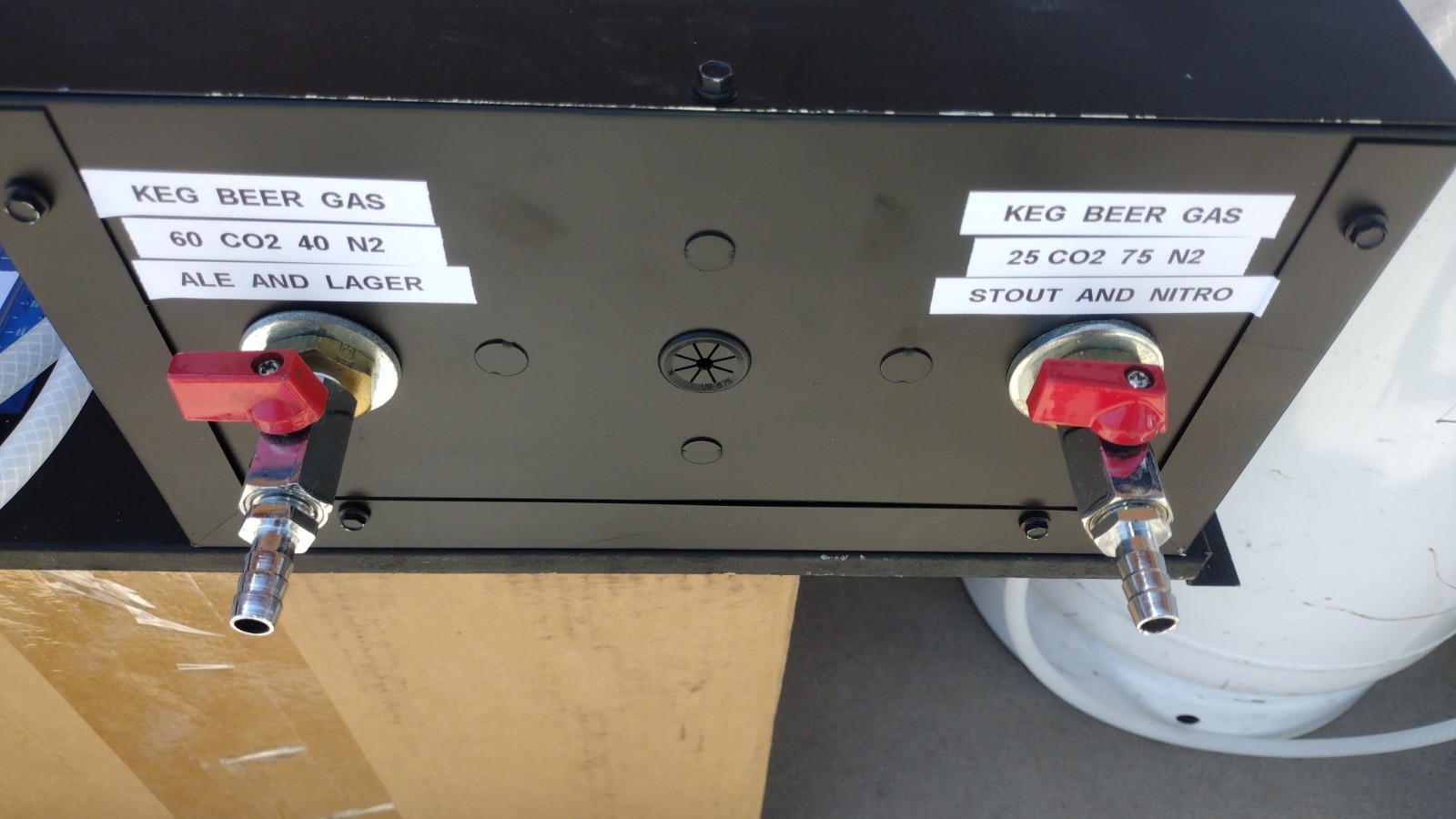 Beer Blast N200 Nitrogen Generator, N2 Tank, Draft Beer Co2/N2 Gas Blender