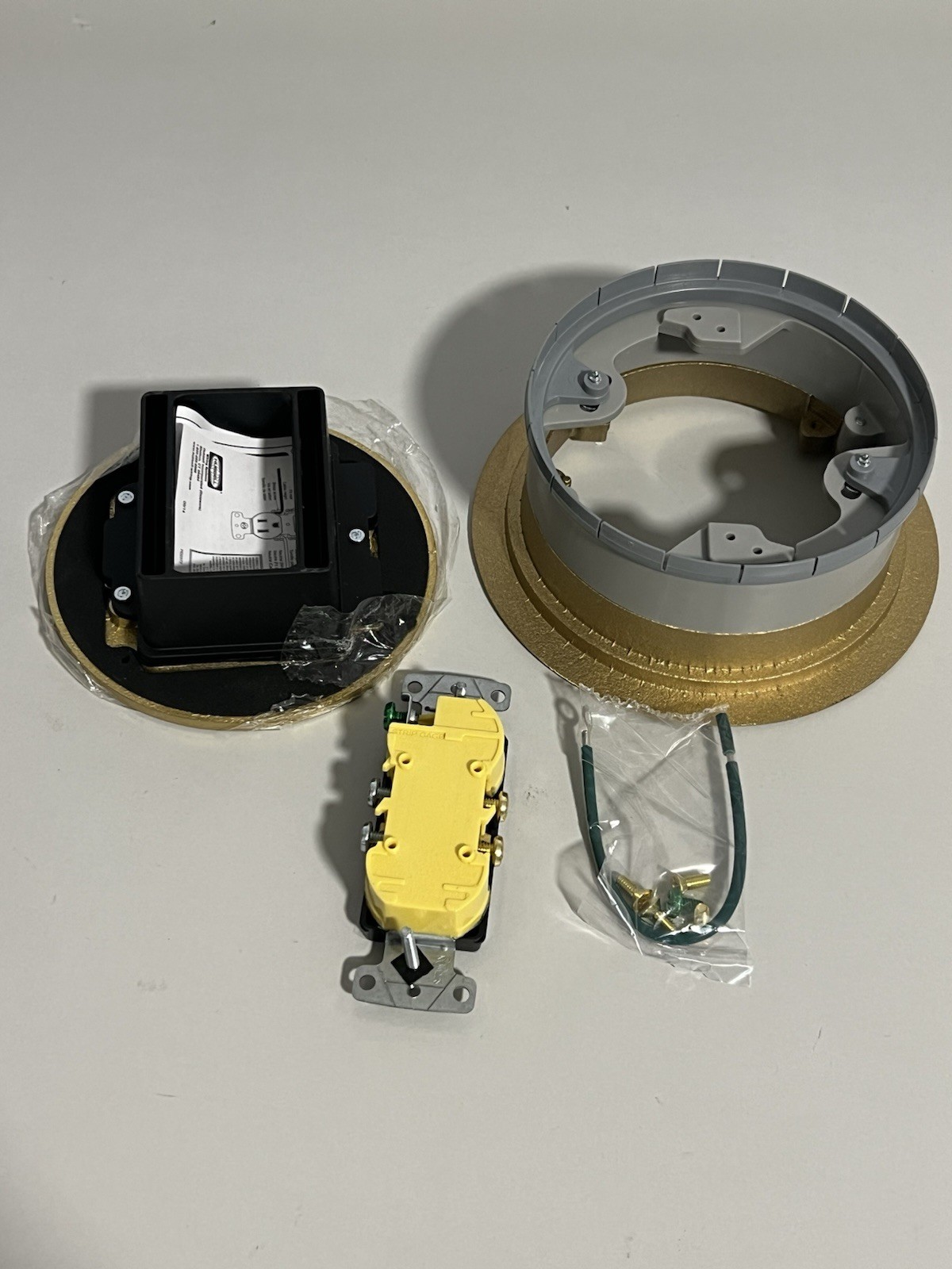 RF406BR Hubbell Pre-Assembled Flange Cover and Leveling Ring for Floor Boxes