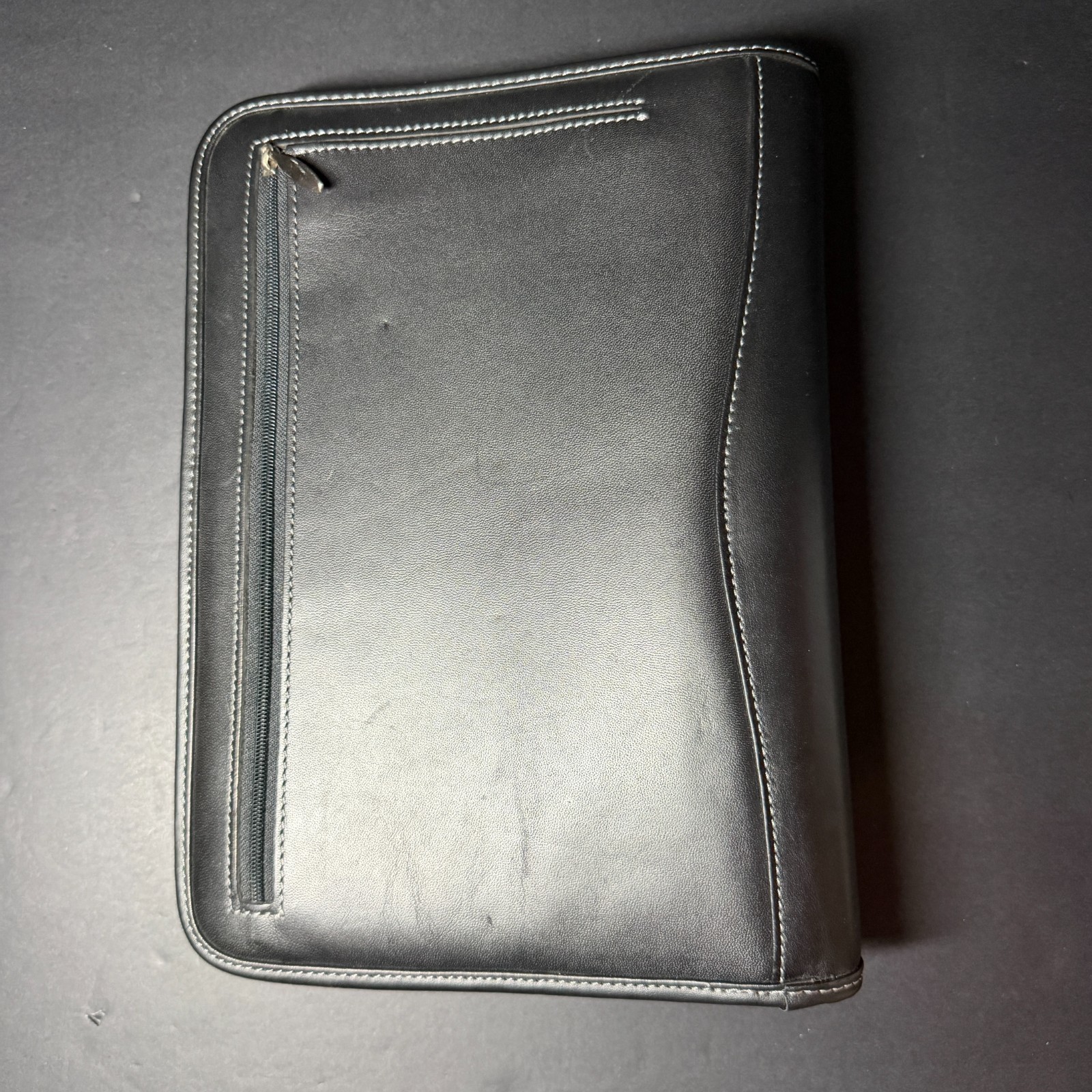 Black Leather Franklin Covey Zipper Agenda Planner, 8 x 10 1/2 inches