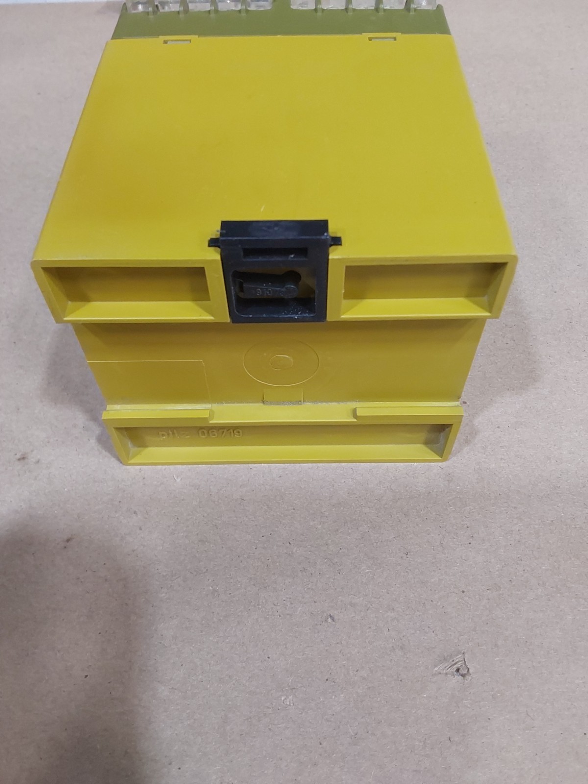 PILZ PNOZ V 30 s 24 V DC Safety Relay 474790