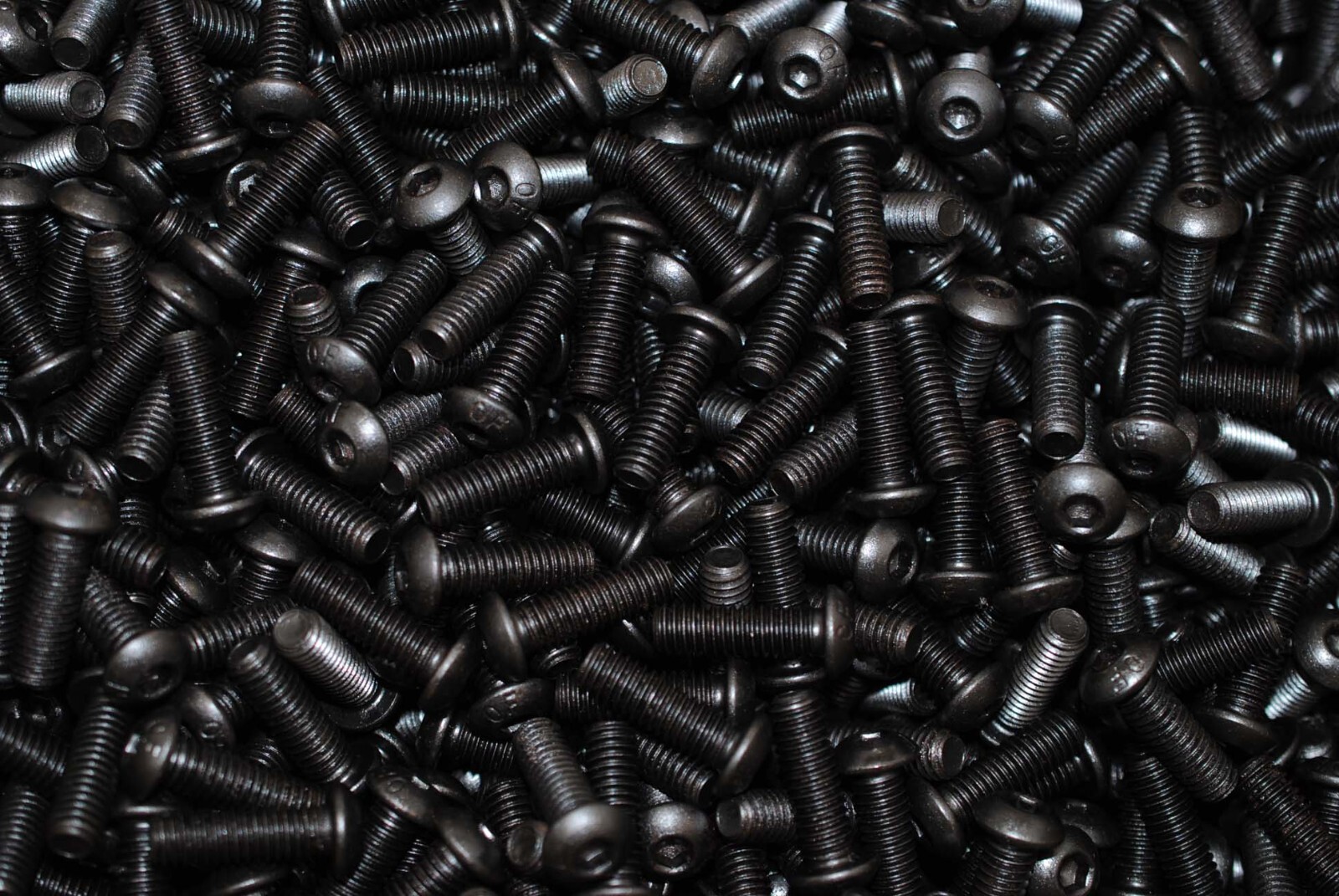 (150) Button Head 5/16-18 x 1 Socket Cap Screws BHCS Allen Plain Black F835