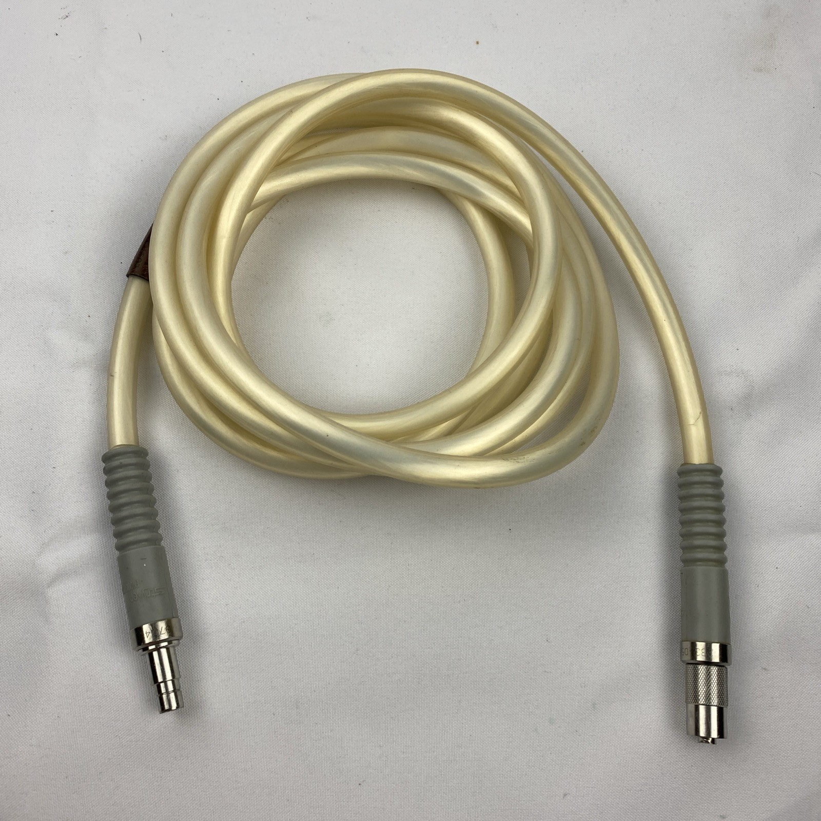 Stryker 5.0mm x 10′ Clear Case Fiberoptic Light Cable (233-050-064)